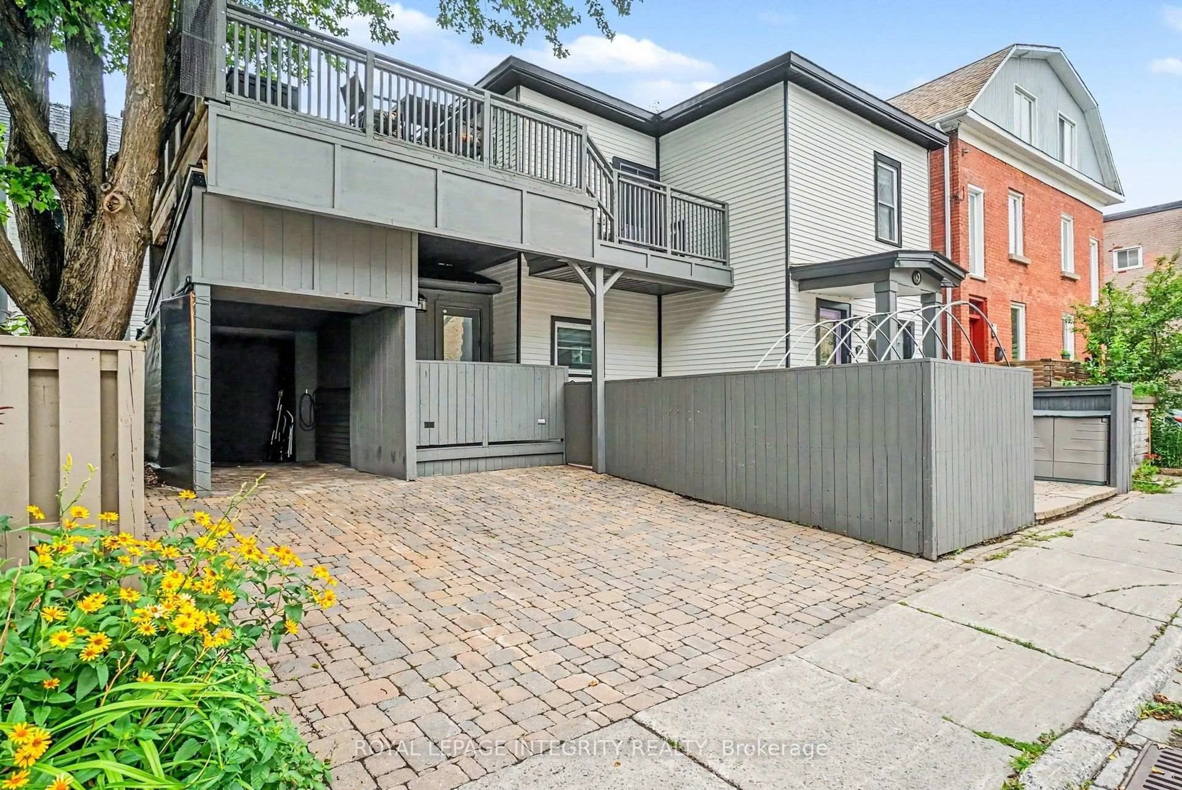 Unknown for 9 Holmwood Ave, Ottawa Ontario K1S 2N9