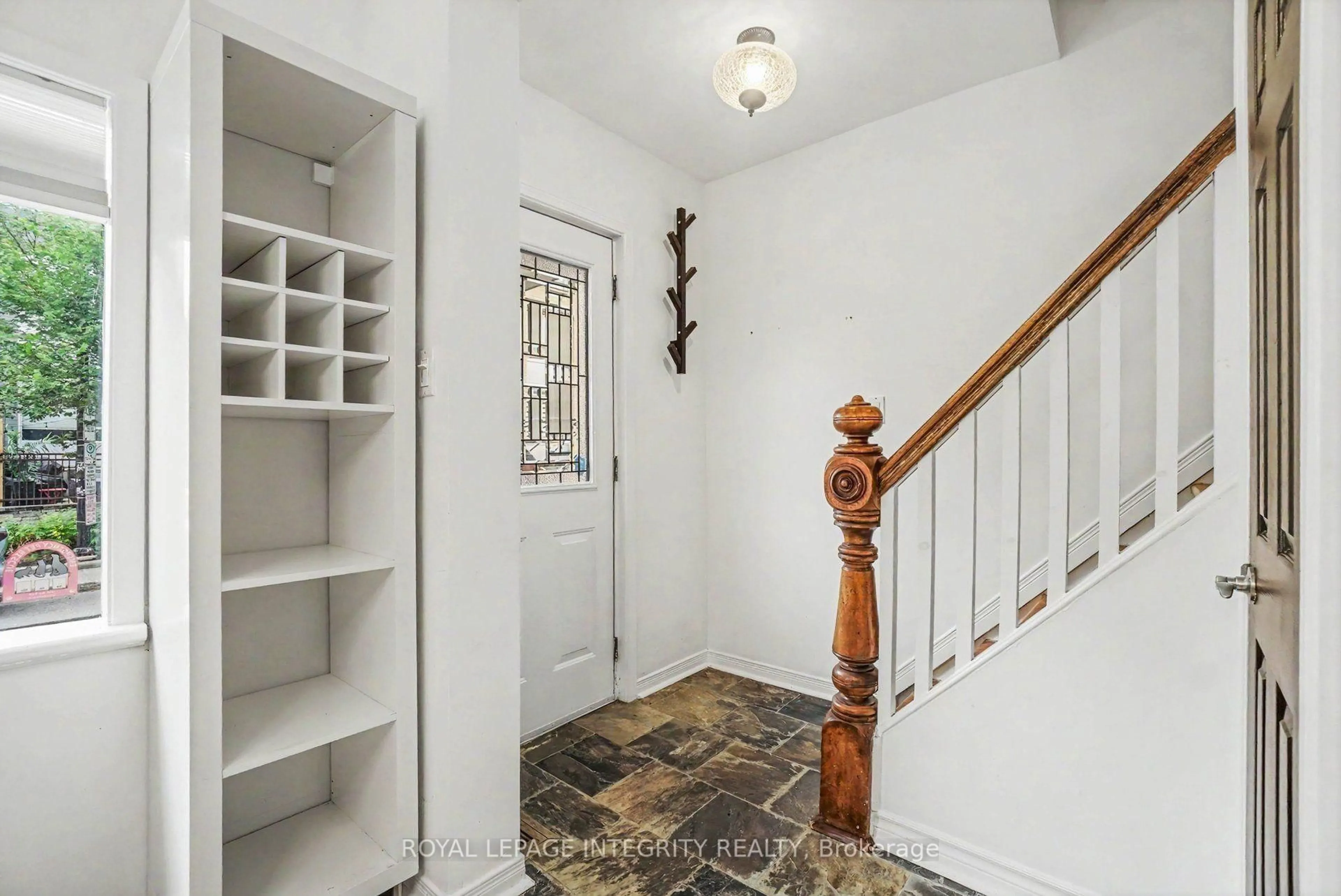Indoor entryway for 9 Holmwood Ave, Ottawa Ontario K1S 2N9