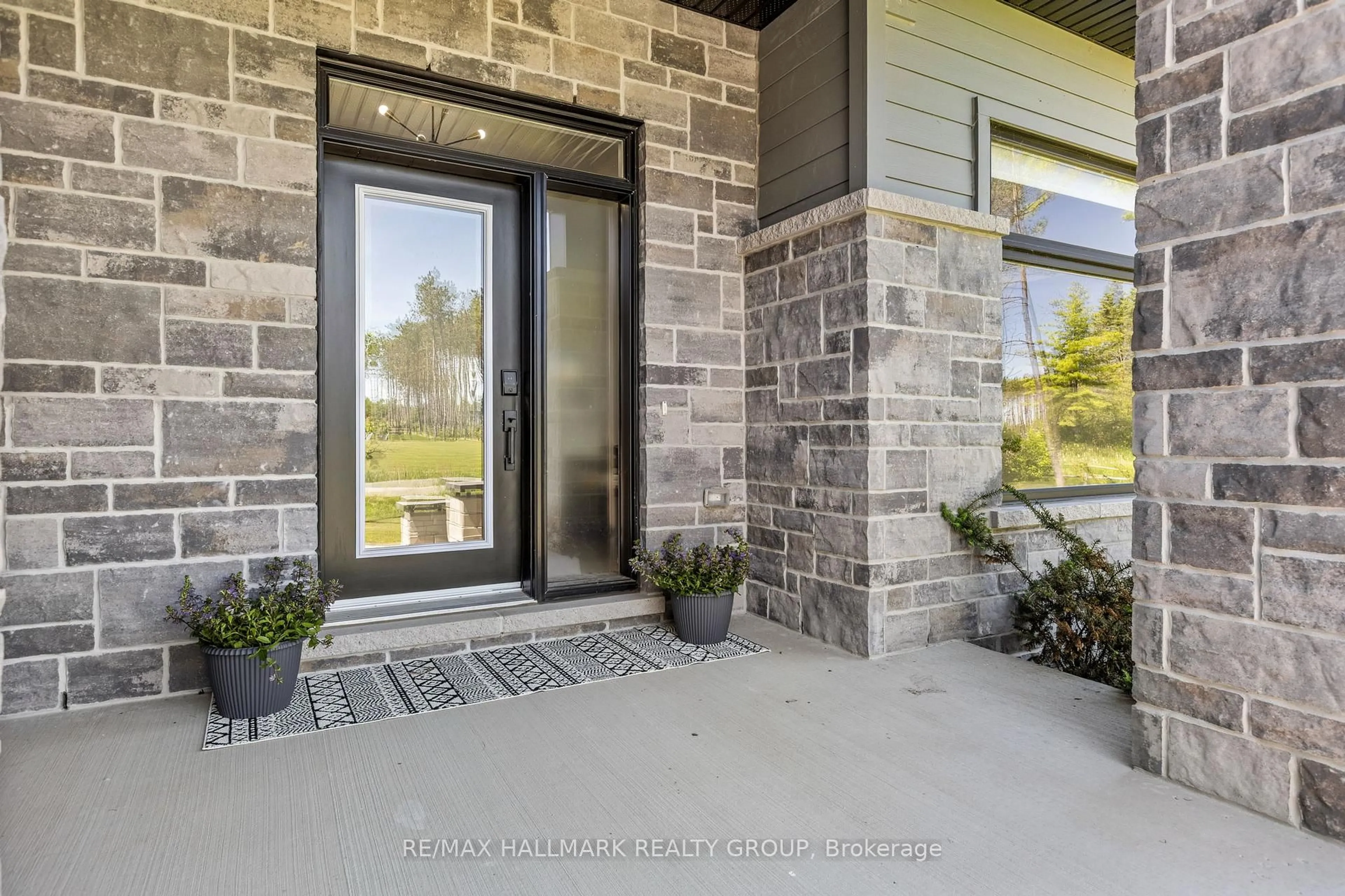 Indoor entryway for 412 Butler Farm Rd, North Grenville Ontario K0G 1J0