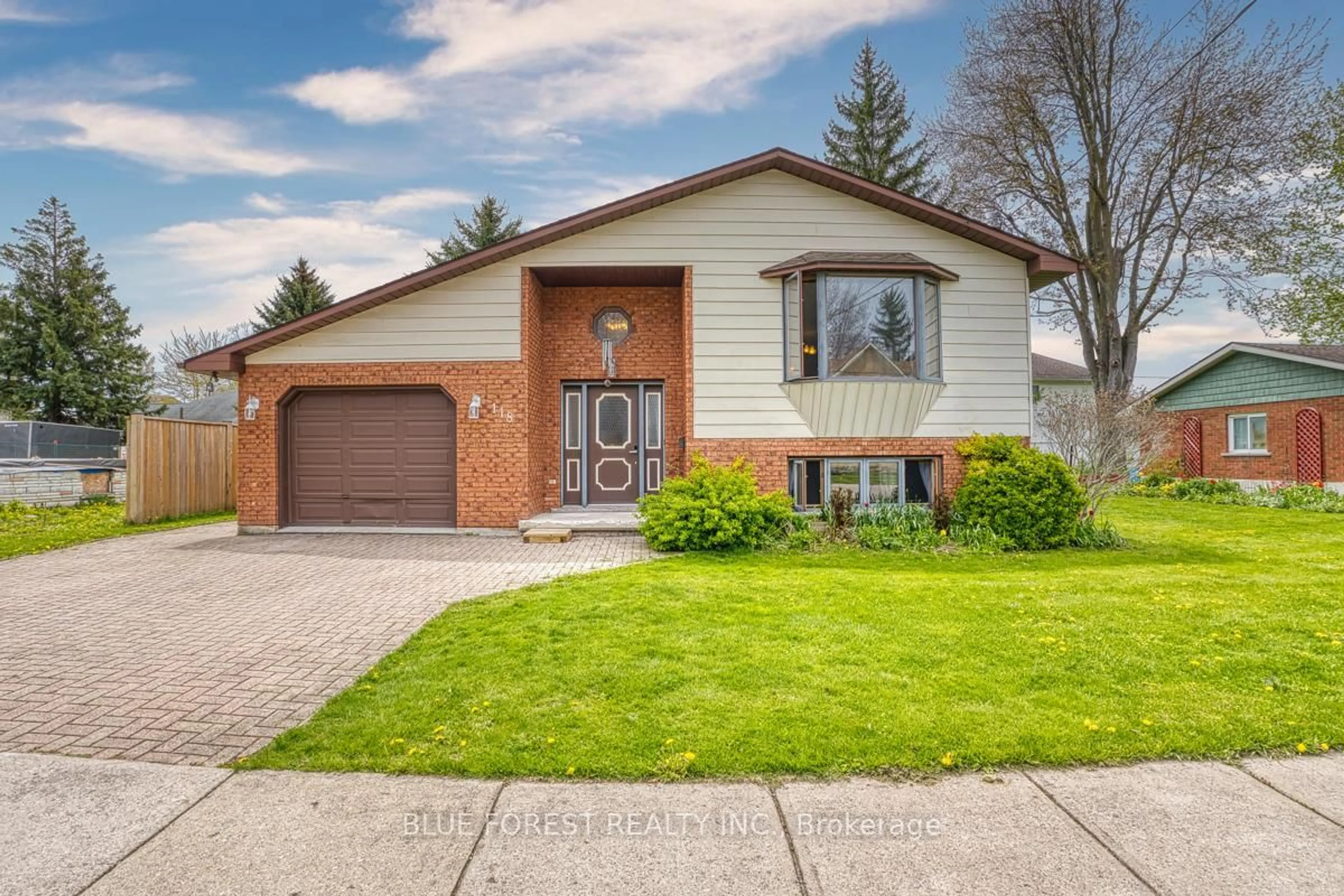 Home with vinyl exterior material, street for 118 Trafalgar St, West Perth Ontario N0K 1N0
