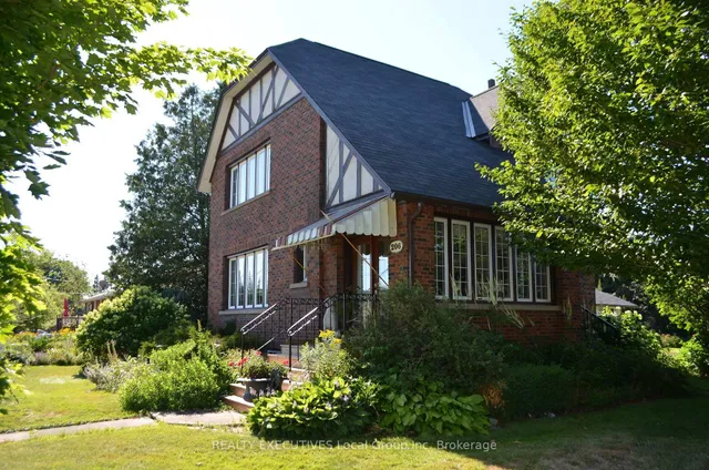 206 Clark St, Powassan 2