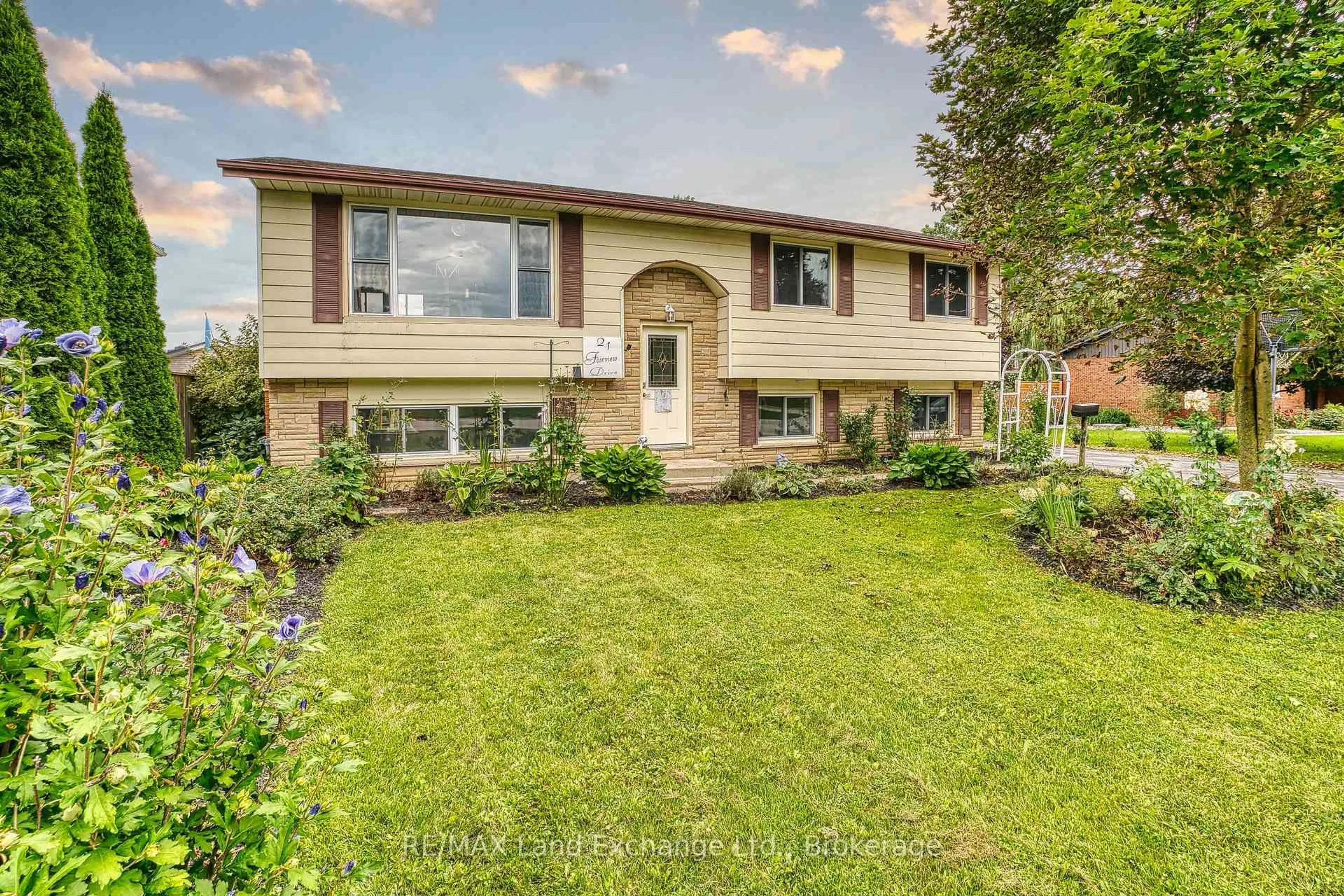 Home with brick exterior material, street for 21 Fairview Dr, Arran-Elderslie Ontario N0G 1L0