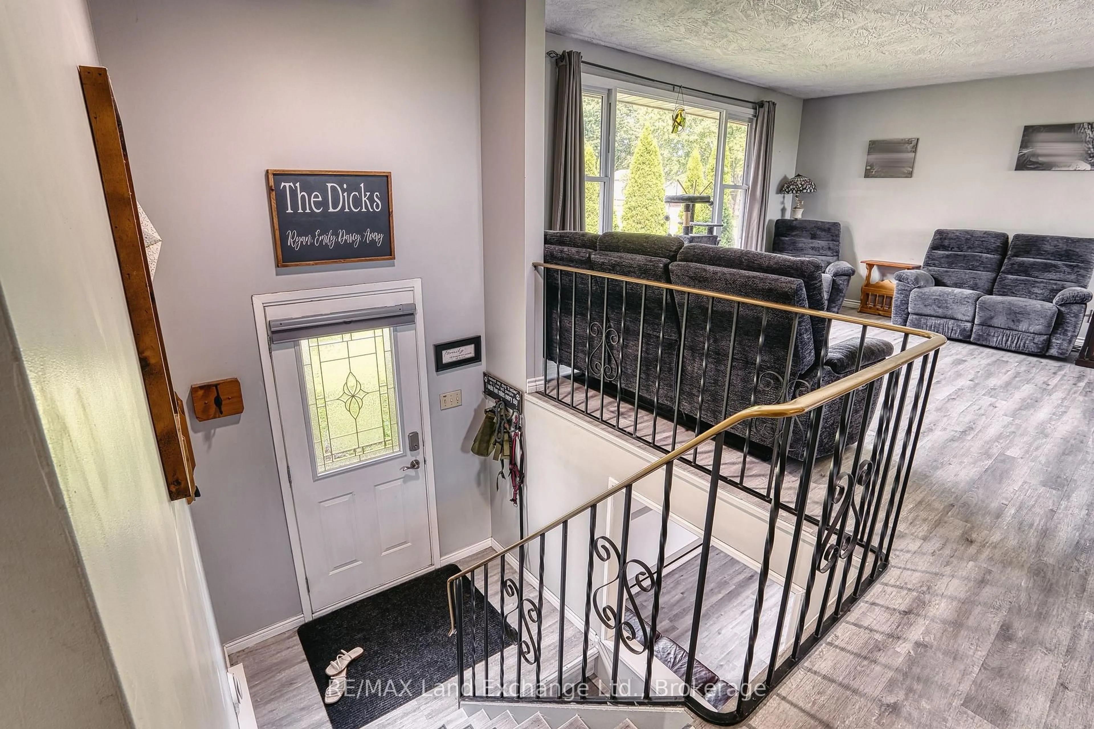 Indoor foyer for 21 Fairview Dr, Arran-Elderslie Ontario N0G 1L0