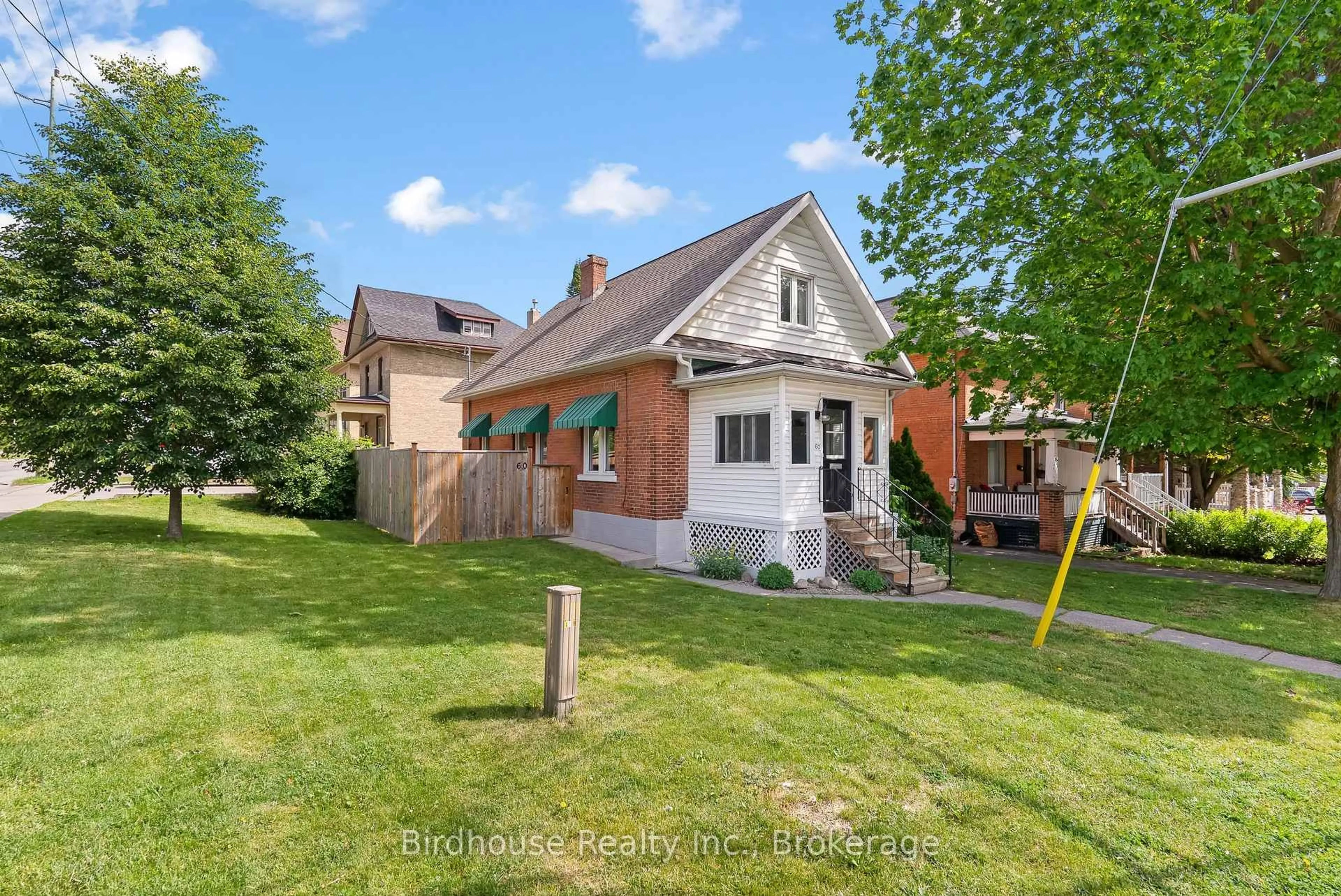 Home with brick exterior material, street for 60 Wellington St, Kawartha Lakes Ontario K9V 3N5