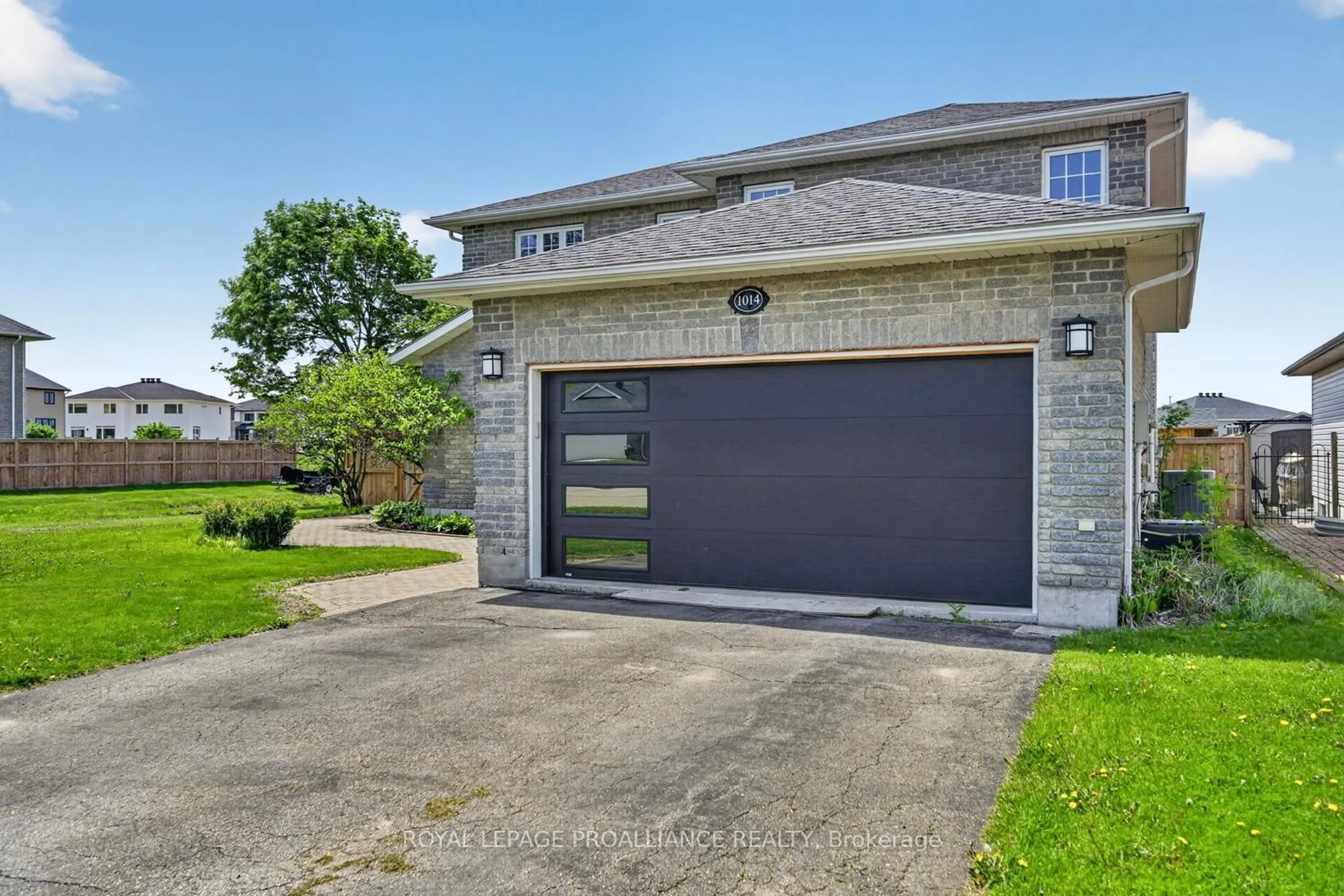 Unknown for 1014 Crestwood Dr, Brockville Ontario K6V 7N1