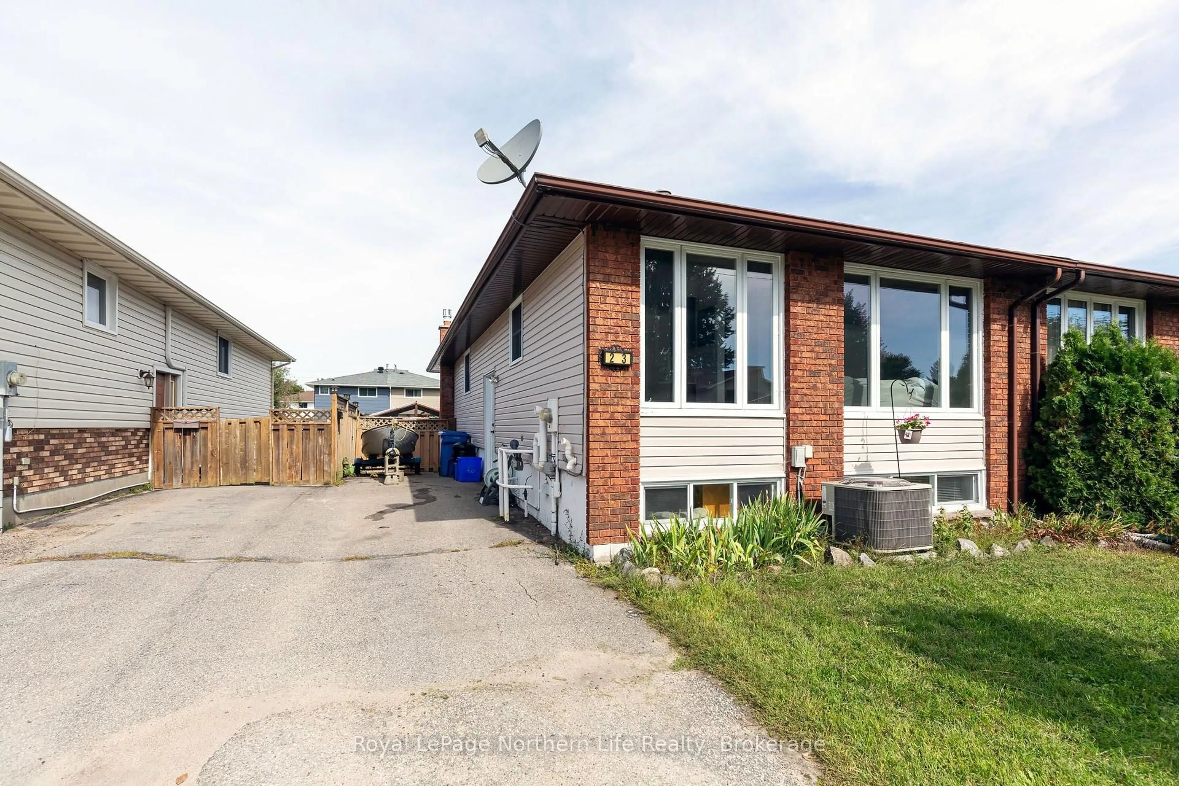 Unknown for 23 Harris Dr, North Bay Ontario P1A 3Z1
