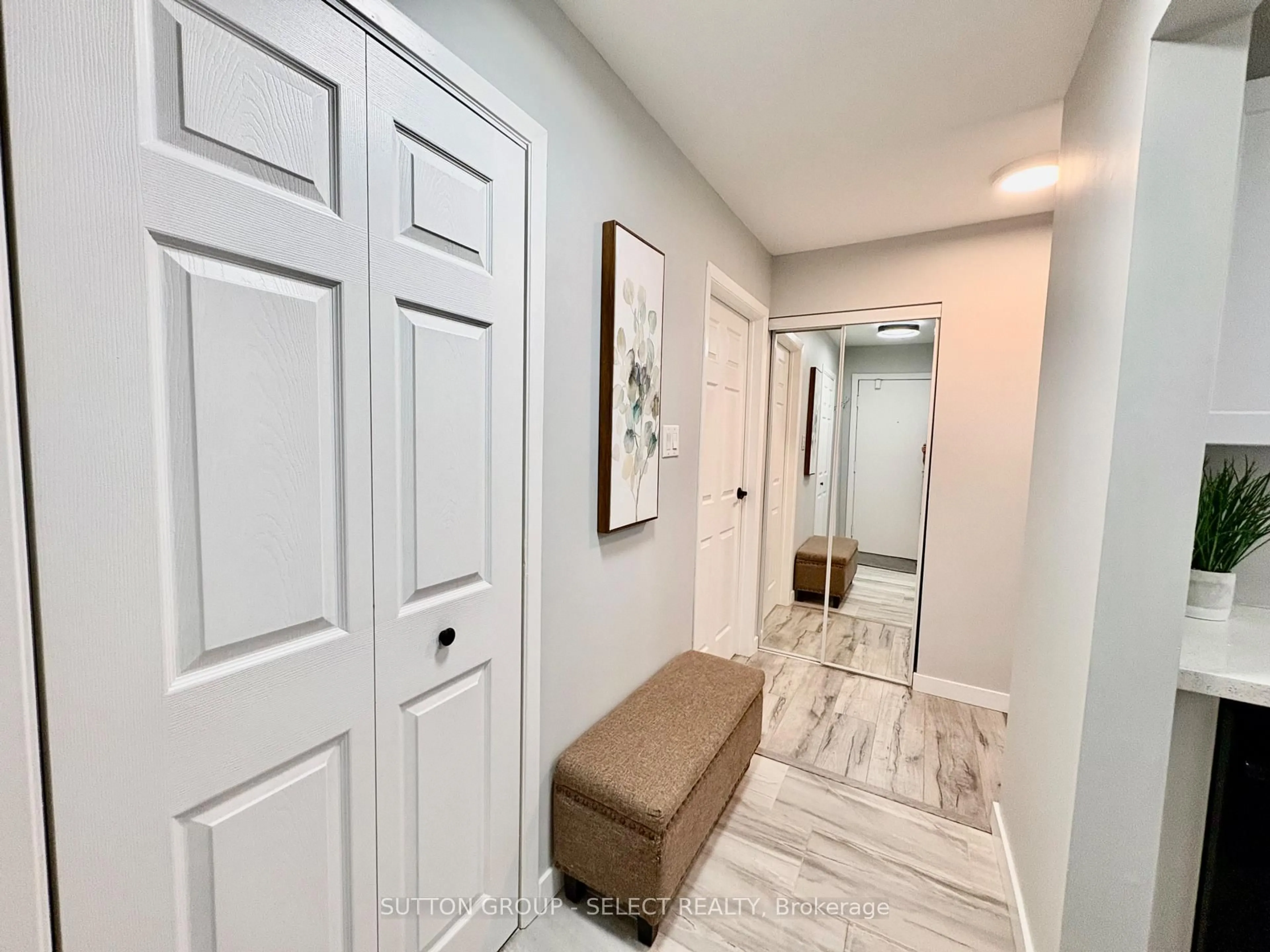 Indoor entryway for 148 Conway Dr #125, London South Ontario N6E 3N4