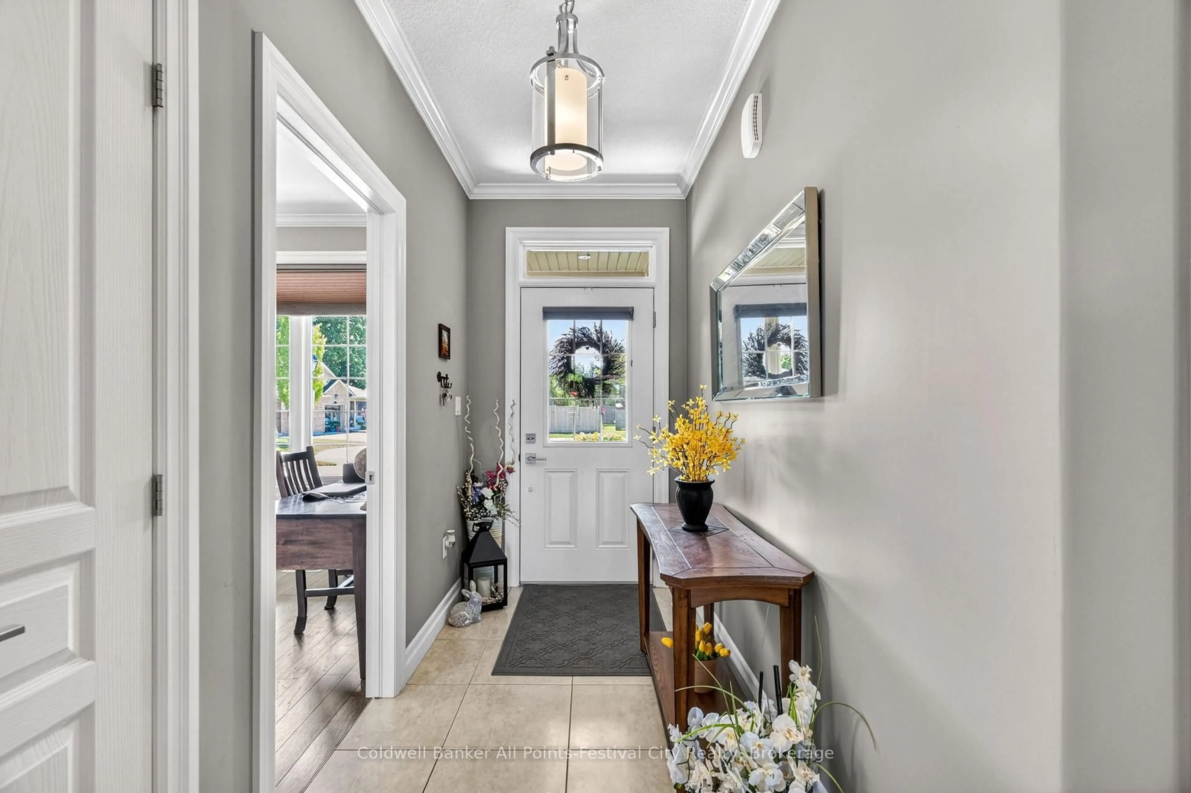 Indoor entryway for 50 Fairhaven Lane #39, Goderich Ontario N7A 0A5
