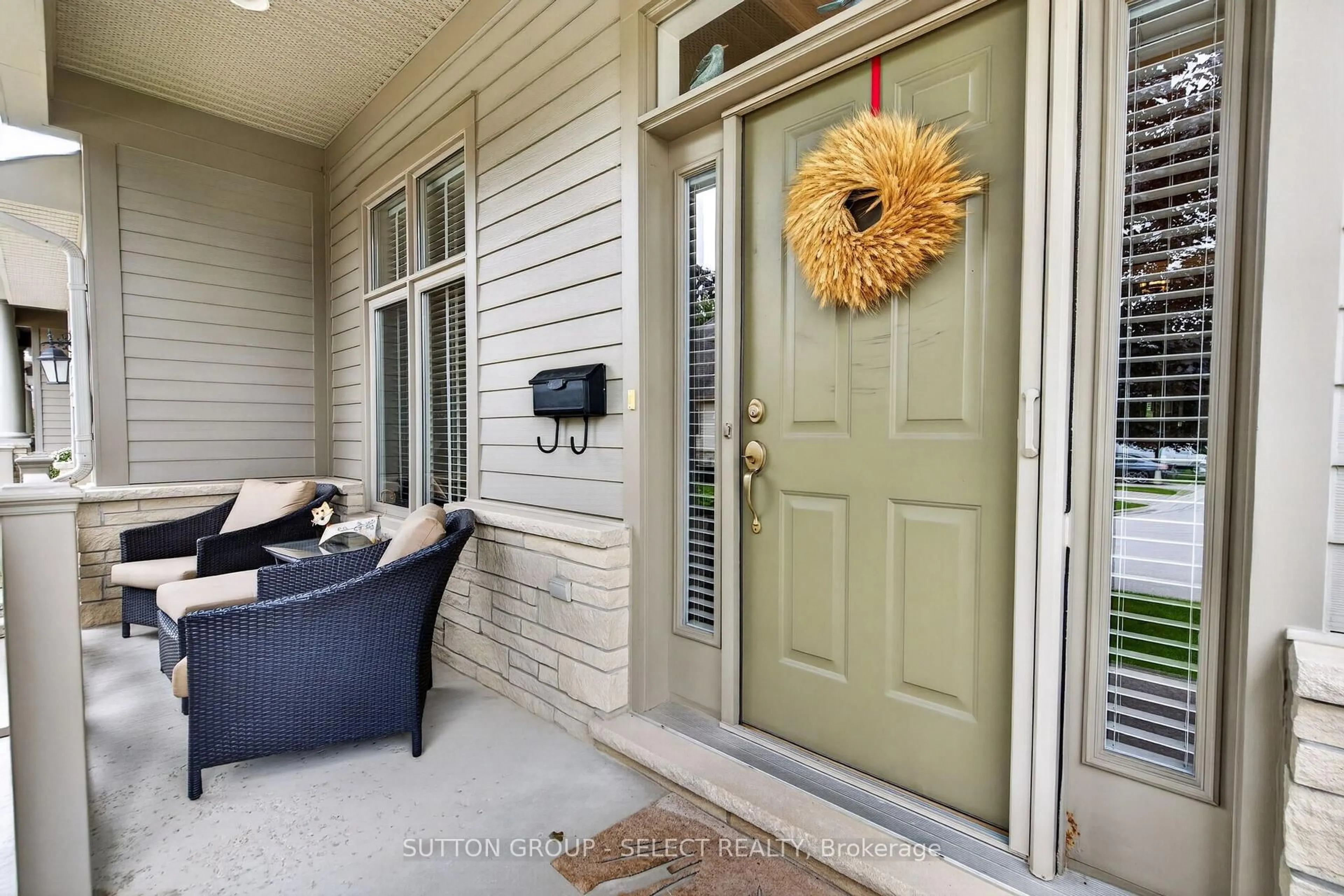 Indoor entryway for 124 North Centre Rd #32, London North Ontario N5X 4R3