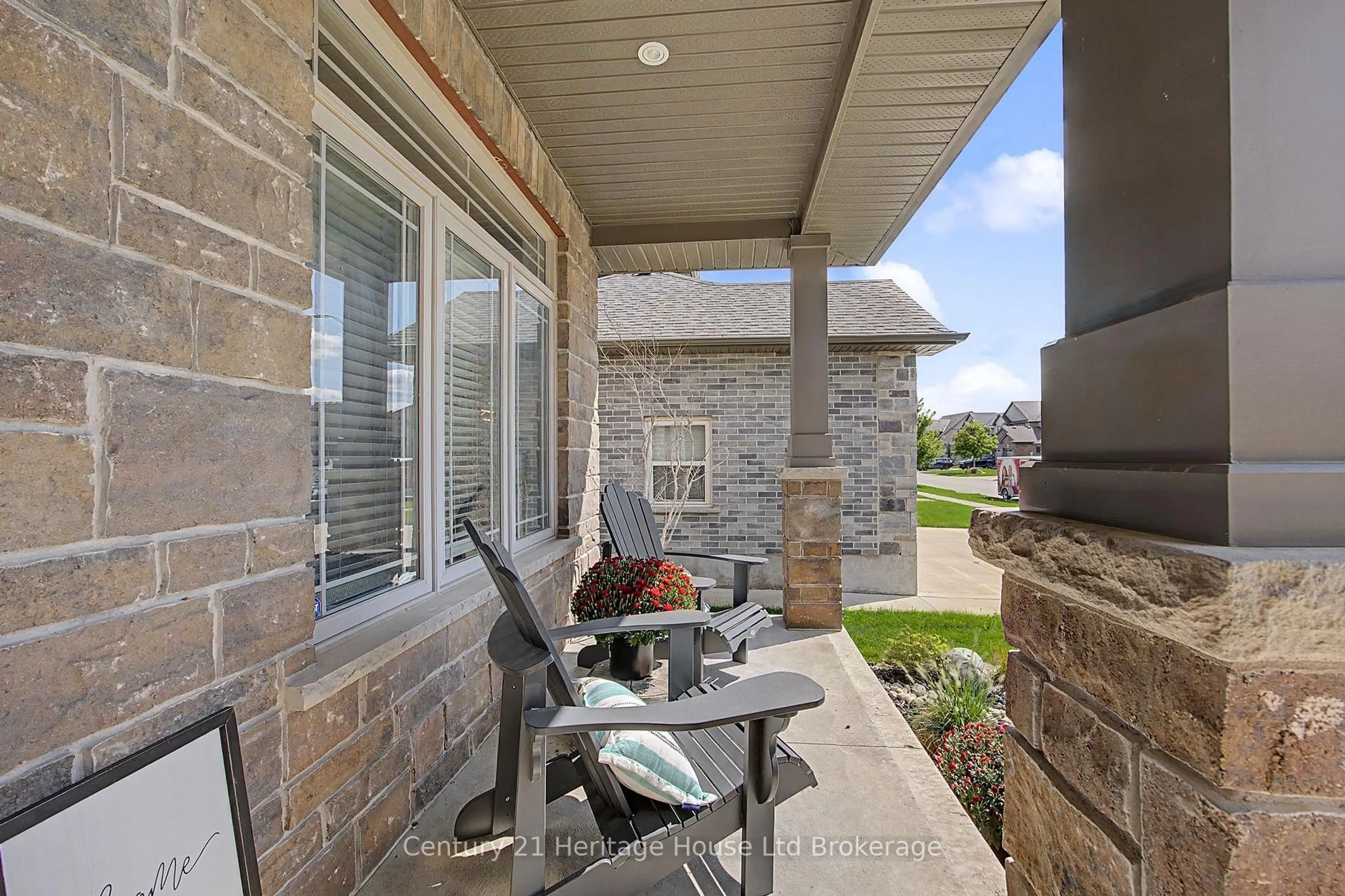 Patio, street for 91 Boyd Blvd, Zorra Ontario N0M 2M0
