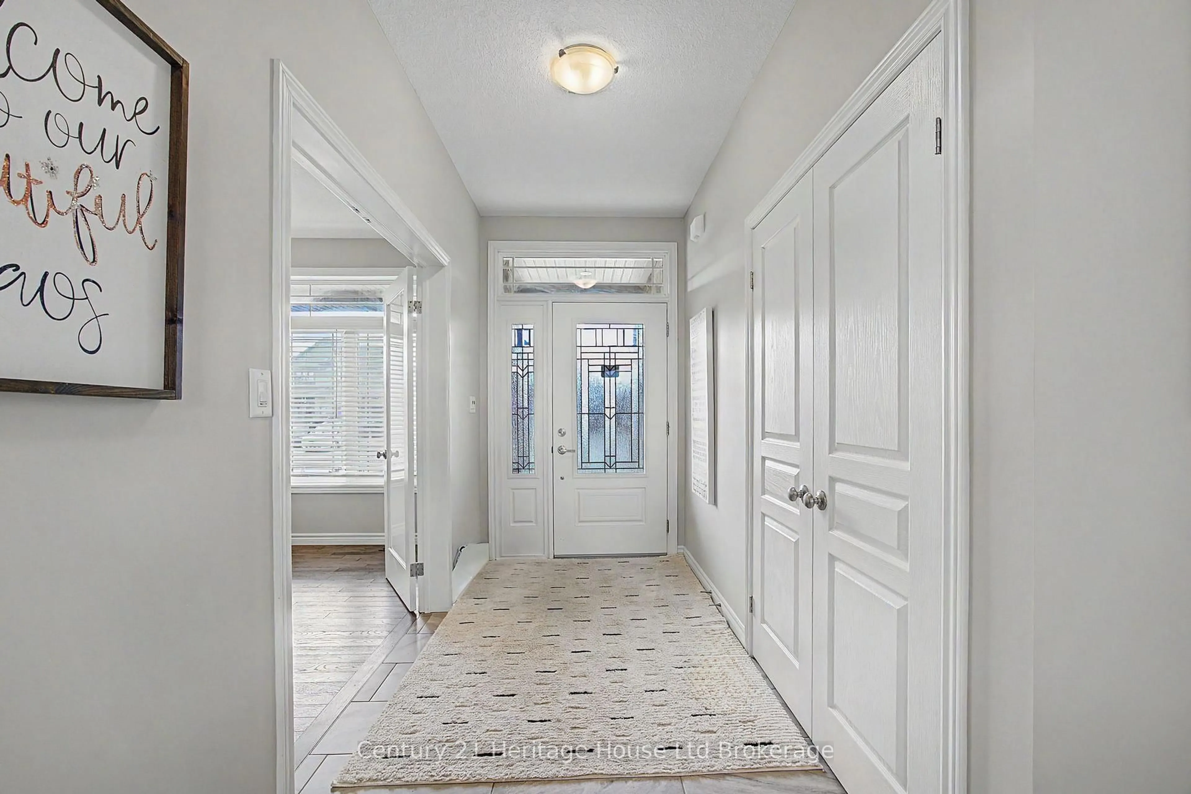 Indoor entryway for 91 Boyd Blvd, Zorra Ontario N0M 2M0