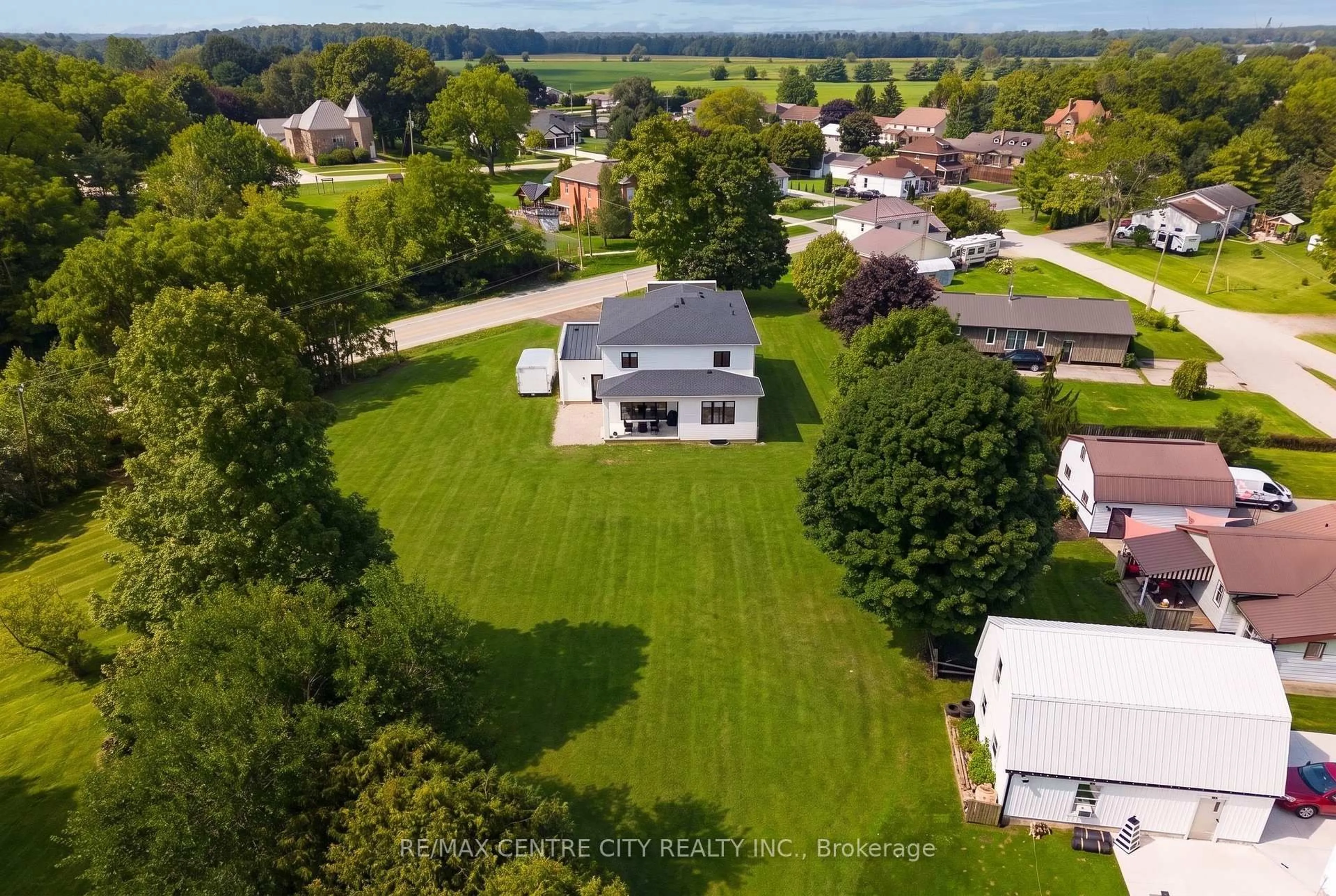 A pic from outside/outdoor area/front of a property/back of a property/a pic from drone, unknown for 53900 Heritage Line, Bayham Ontario N5H 2R1