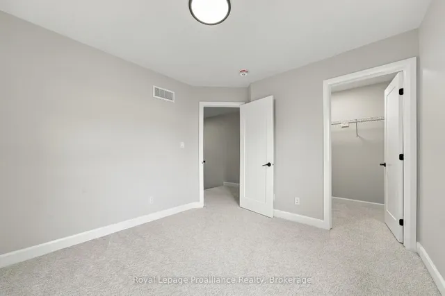 77 Cousins Cres, Belleville 5