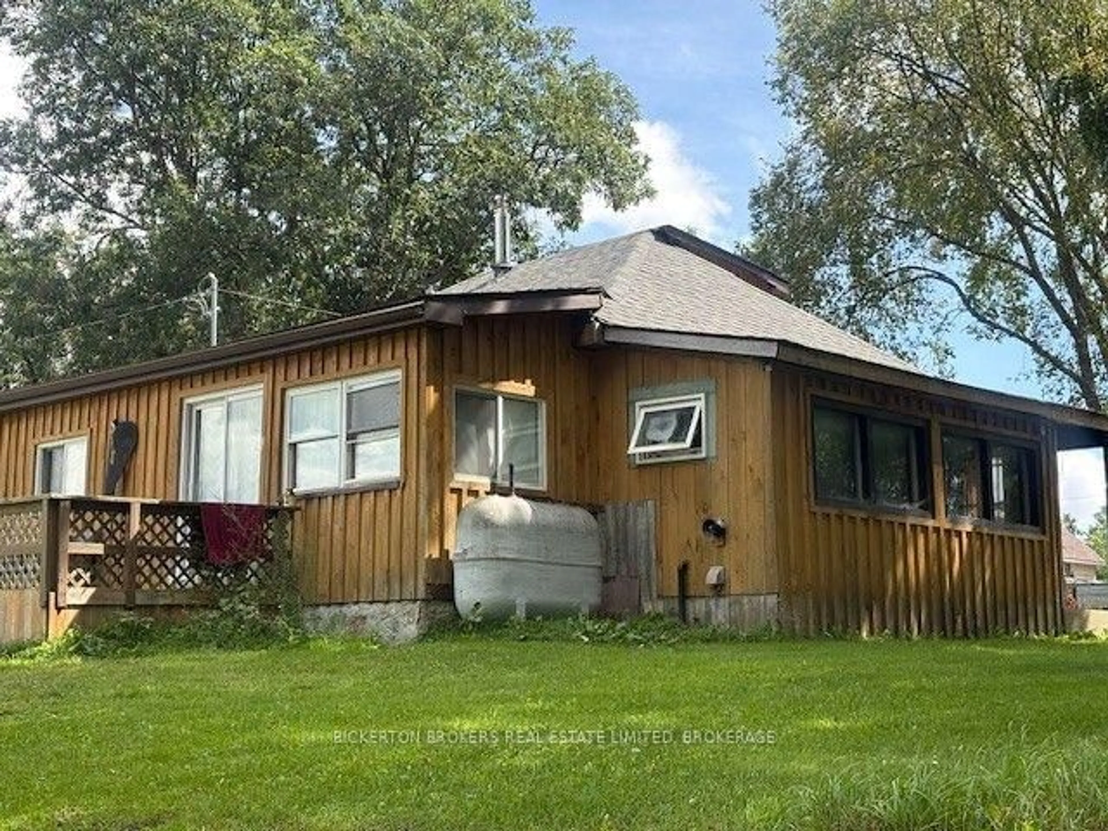 Shed for 184 Jonas St, Leeds and the Thousand Islands Ontario K0E 1N0