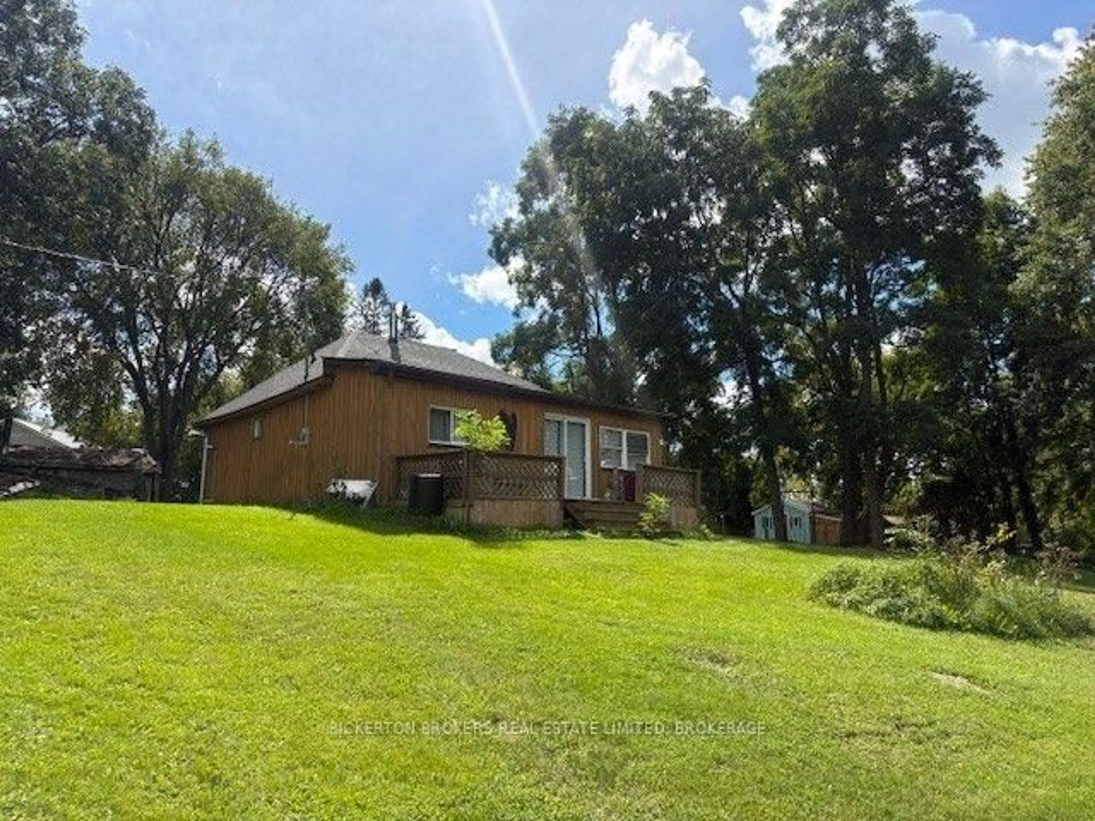 A pic from outside/outdoor area/front of a property/back of a property/a pic from drone, unknown for 184 Jonas St, Leeds and the Thousand Islands Ontario K0E 1N0