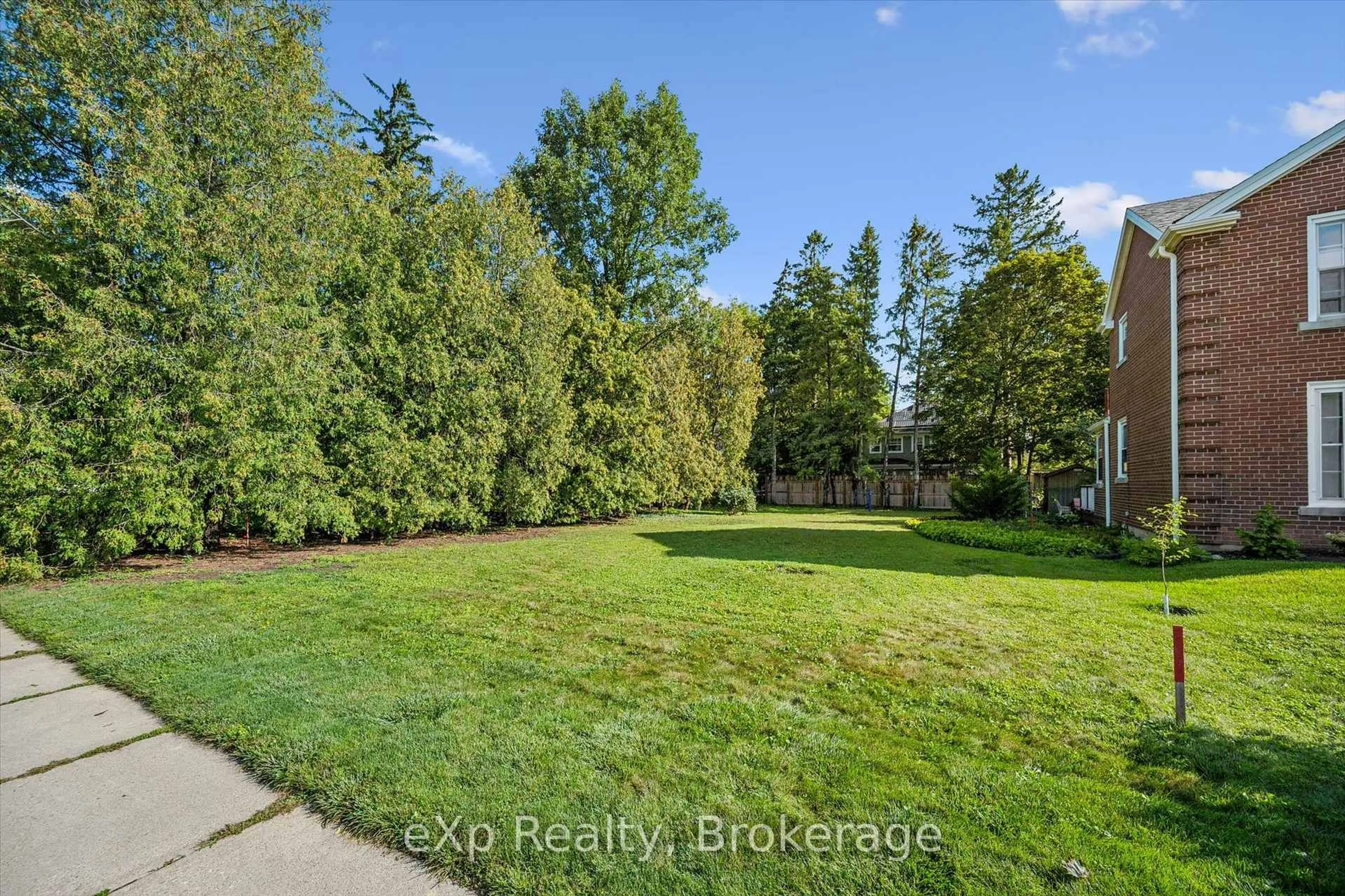 A pic from outside/outdoor area/front of a property/back of a property/a pic from drone, unknown for 18 Prospect Ave, Guelph Ontario N1E 4W6