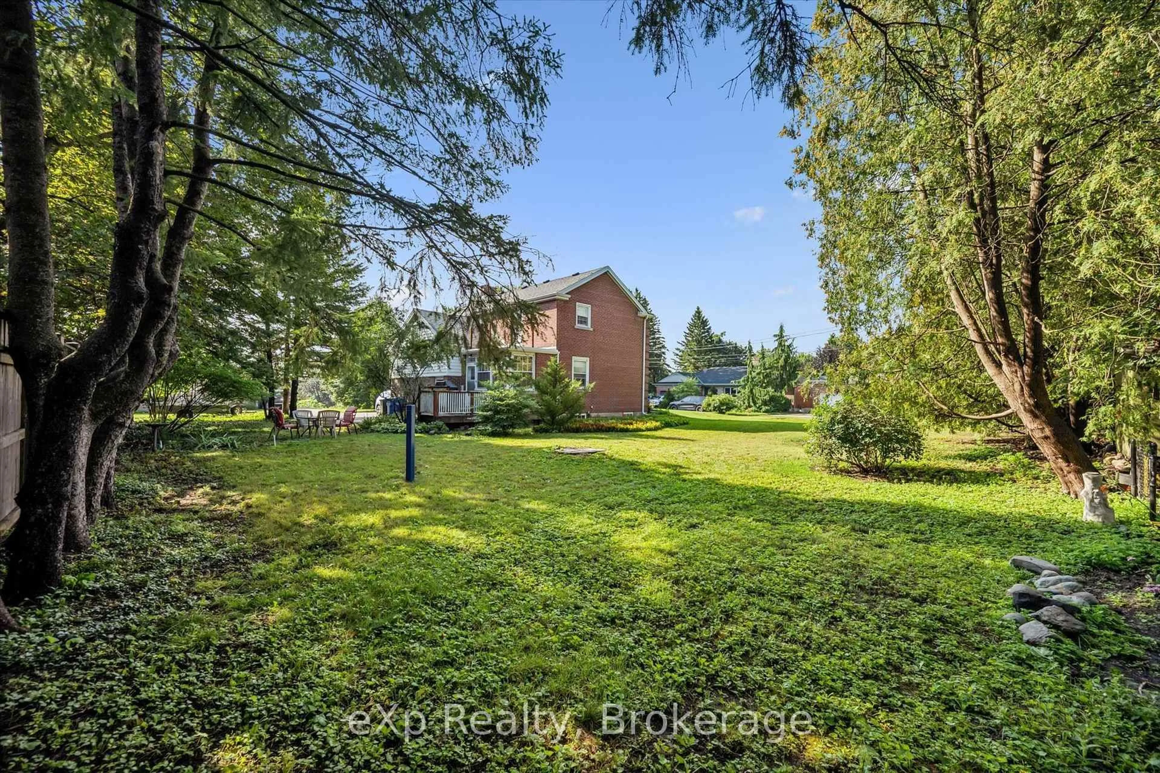 A pic from outside/outdoor area/front of a property/back of a property/a pic from drone, water/lake/river/ocean view for 18 Prospect Ave, Guelph Ontario N1E 4W6