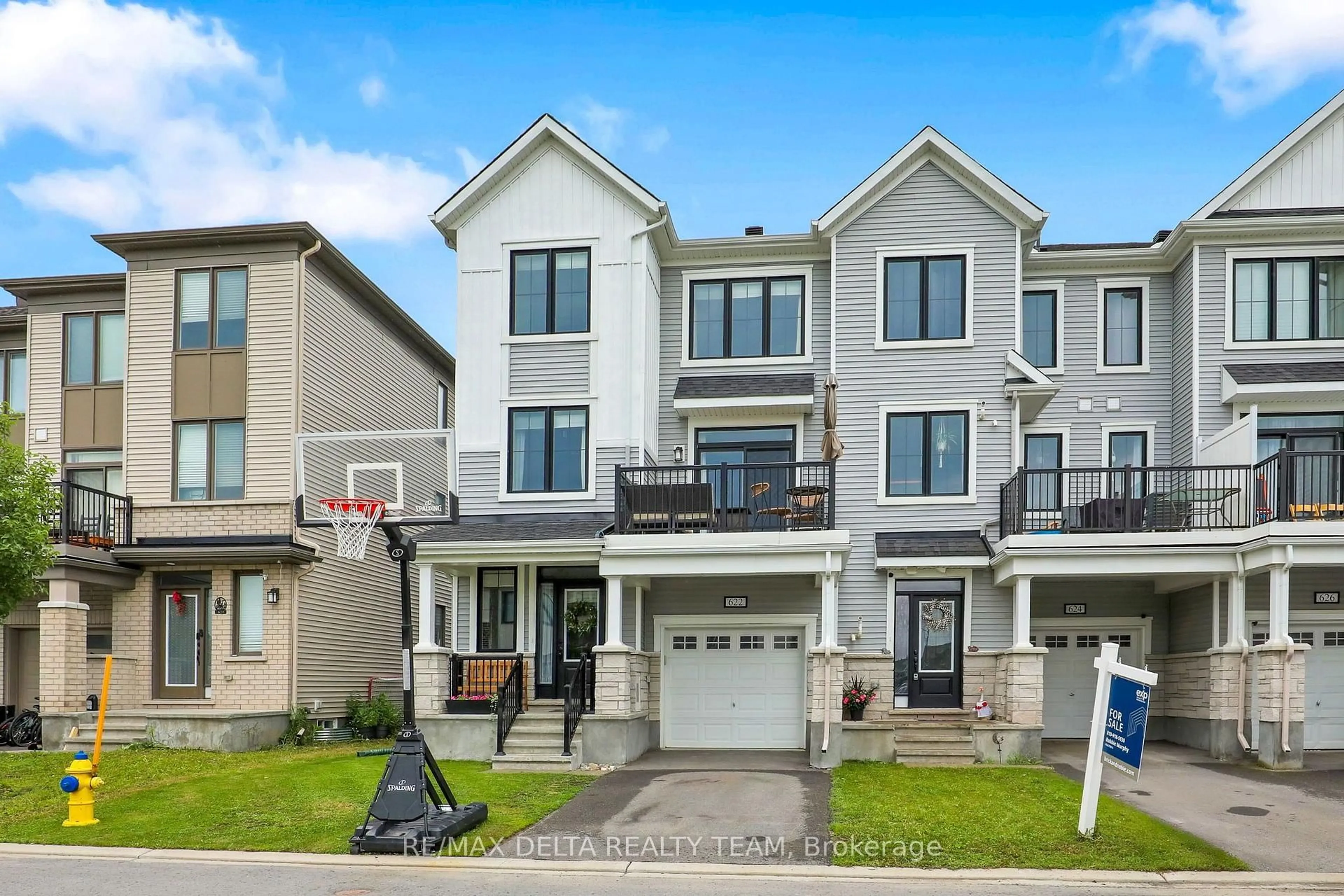 Home with vinyl exterior material, unknown for 622 Bellatrix Walk, Ottawa Ontario K2J 6N4