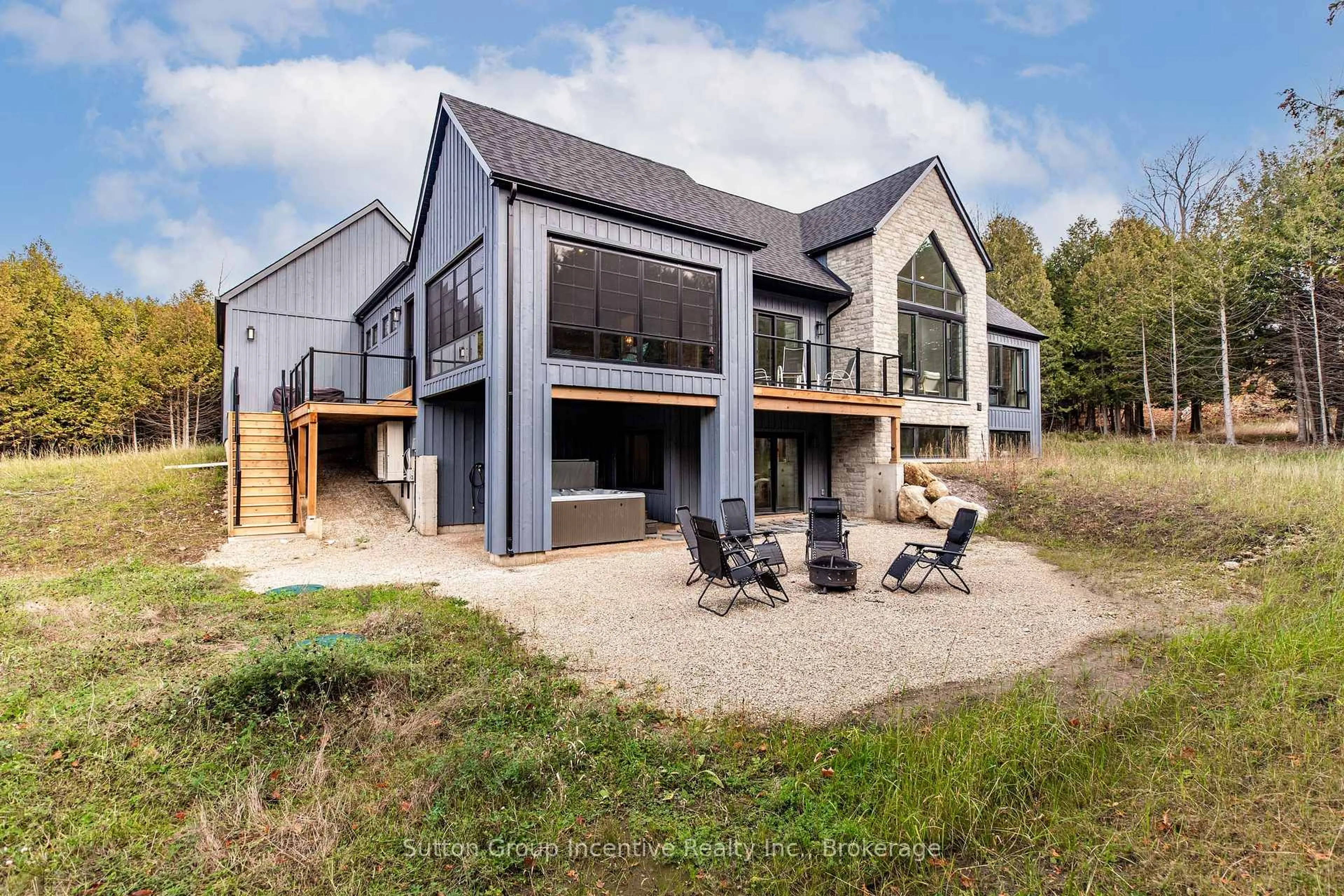 A pic from outside/outdoor area/front of a property/back of a property/a pic from drone, unknown for 130 St Arnaud St, Grey Highlands Ontario N0C 1H0