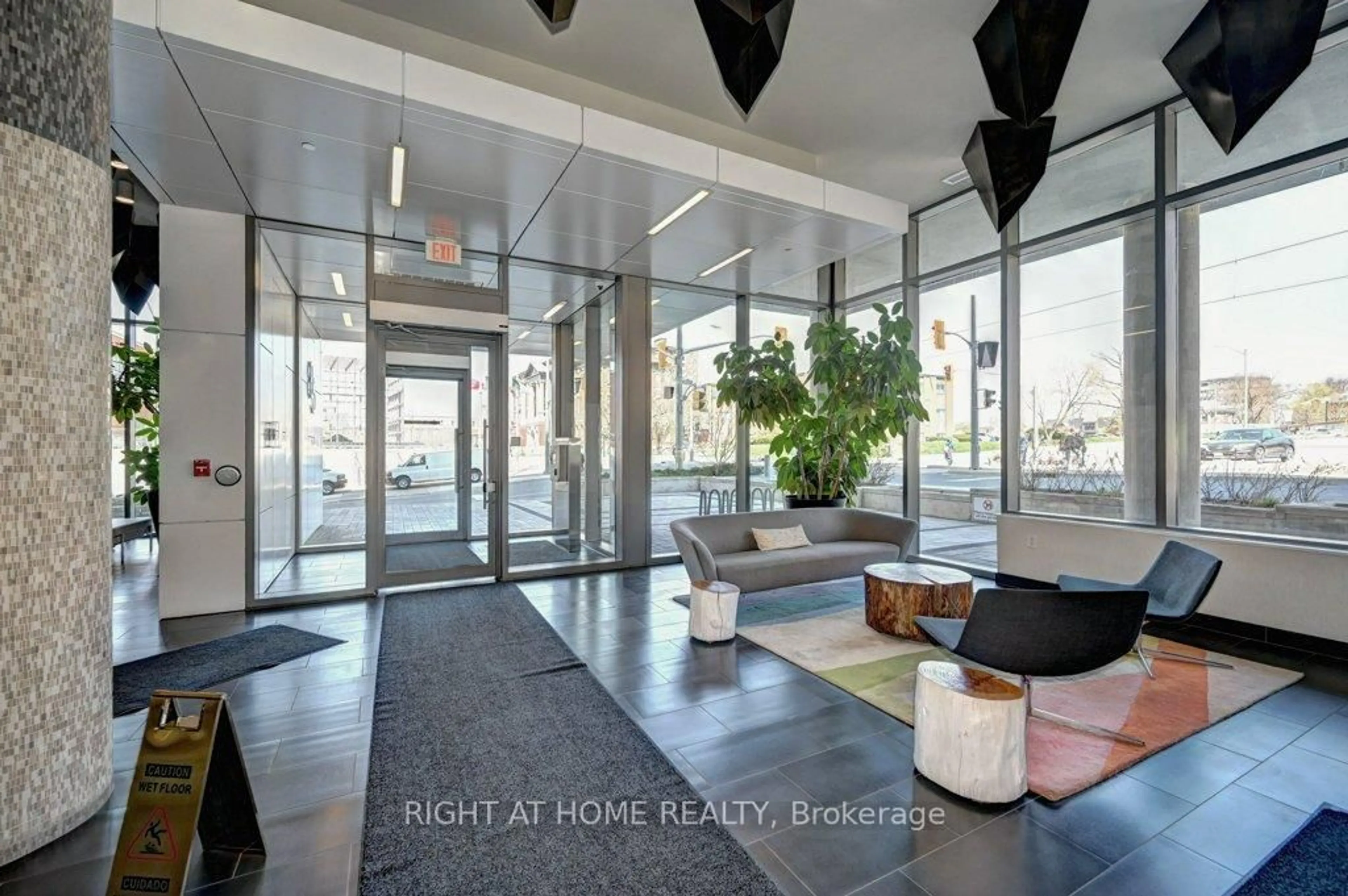 Lobby for 85 Duke St #1212, Kitchener Ontario N2H 0B7
