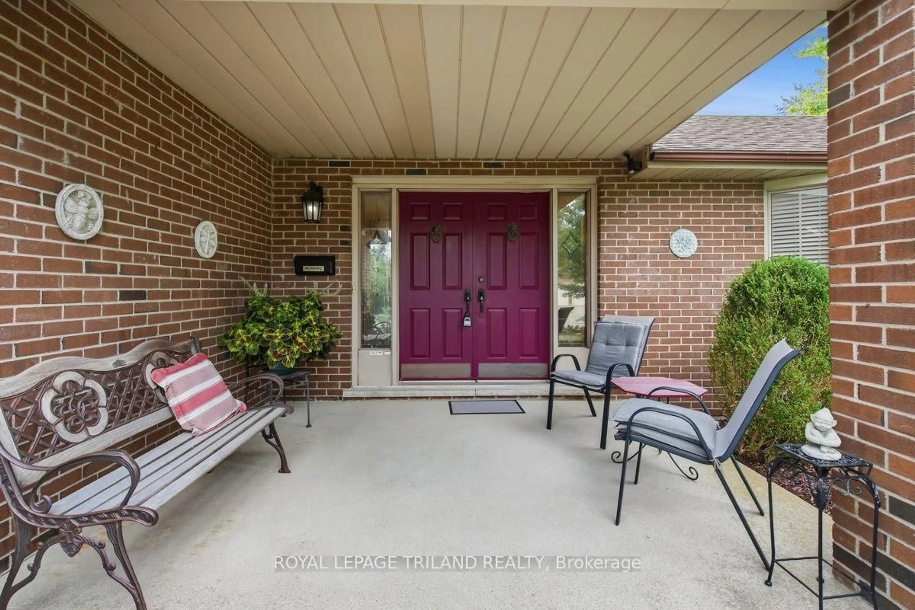 Unknown for 7 Glenview Cres, London North Ontario N5X 2P8