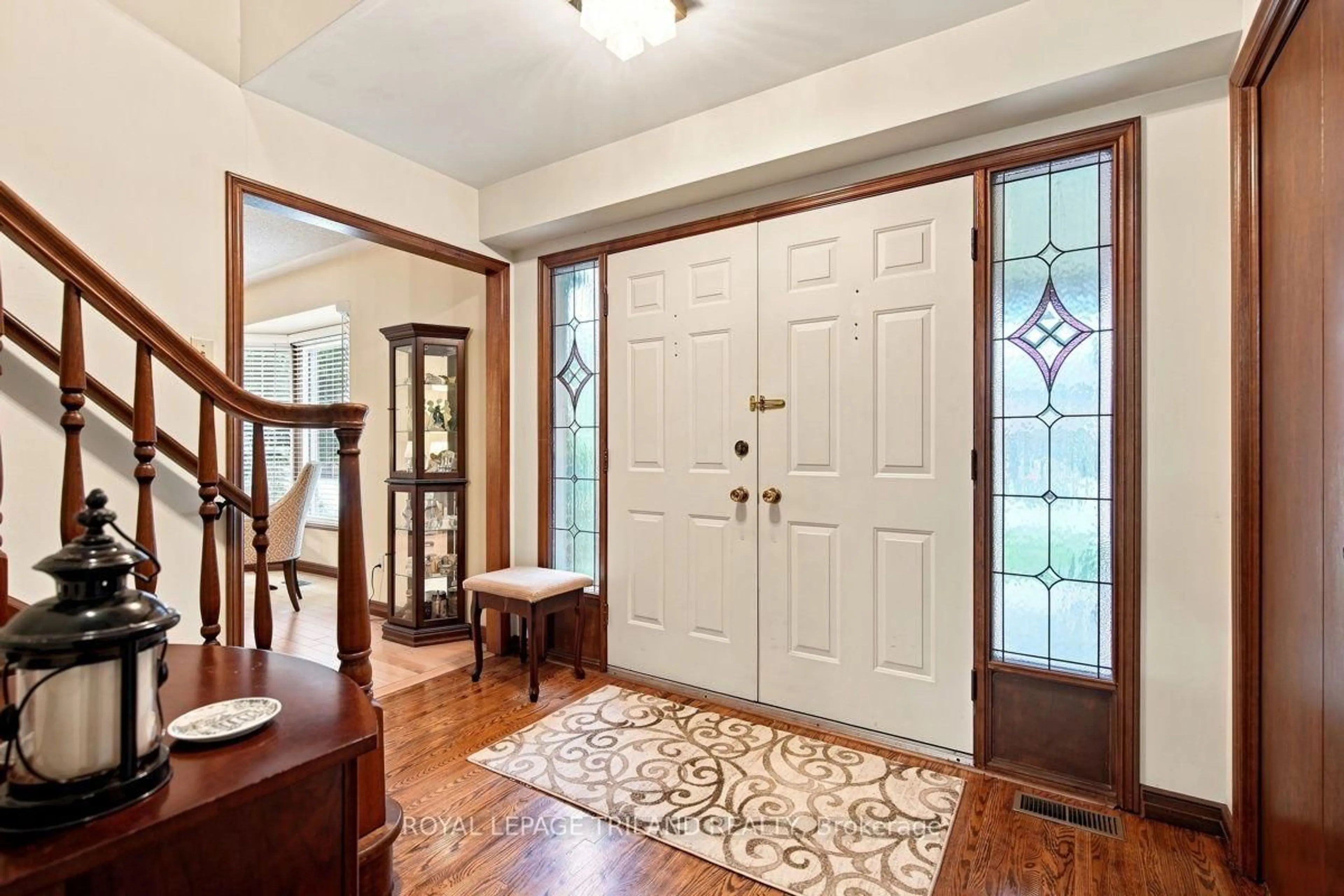 Indoor entryway for 7 Glenview Cres, London North Ontario N5X 2P8