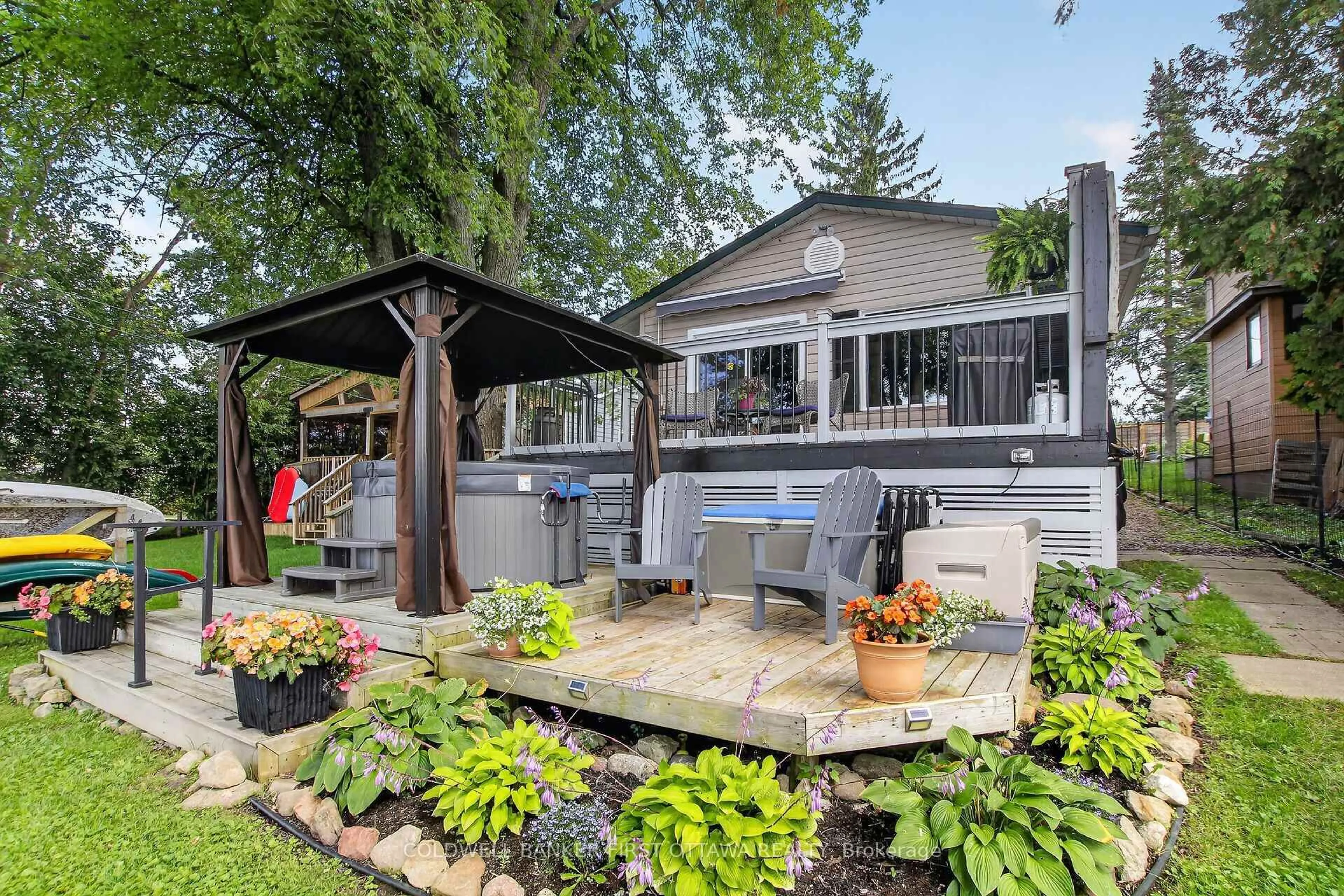 Patio, street for 172 Richards Lane, Carleton Place Ontario K7C 3P1