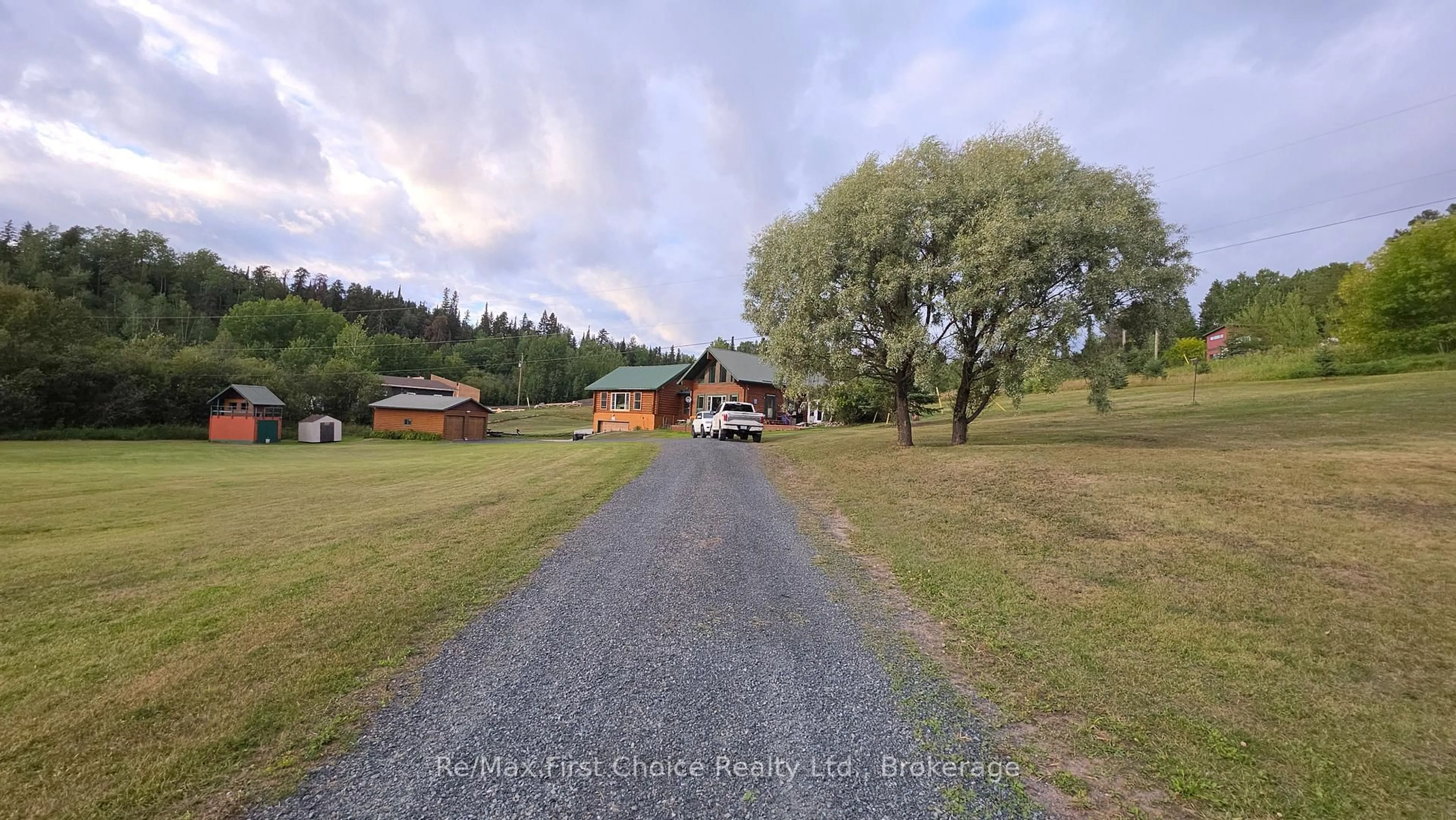 A pic from outside/outdoor area/front of a property/back of a property/a pic from drone, unknown for 812 Essex Rd, Kenora Ontario P9N 4P2