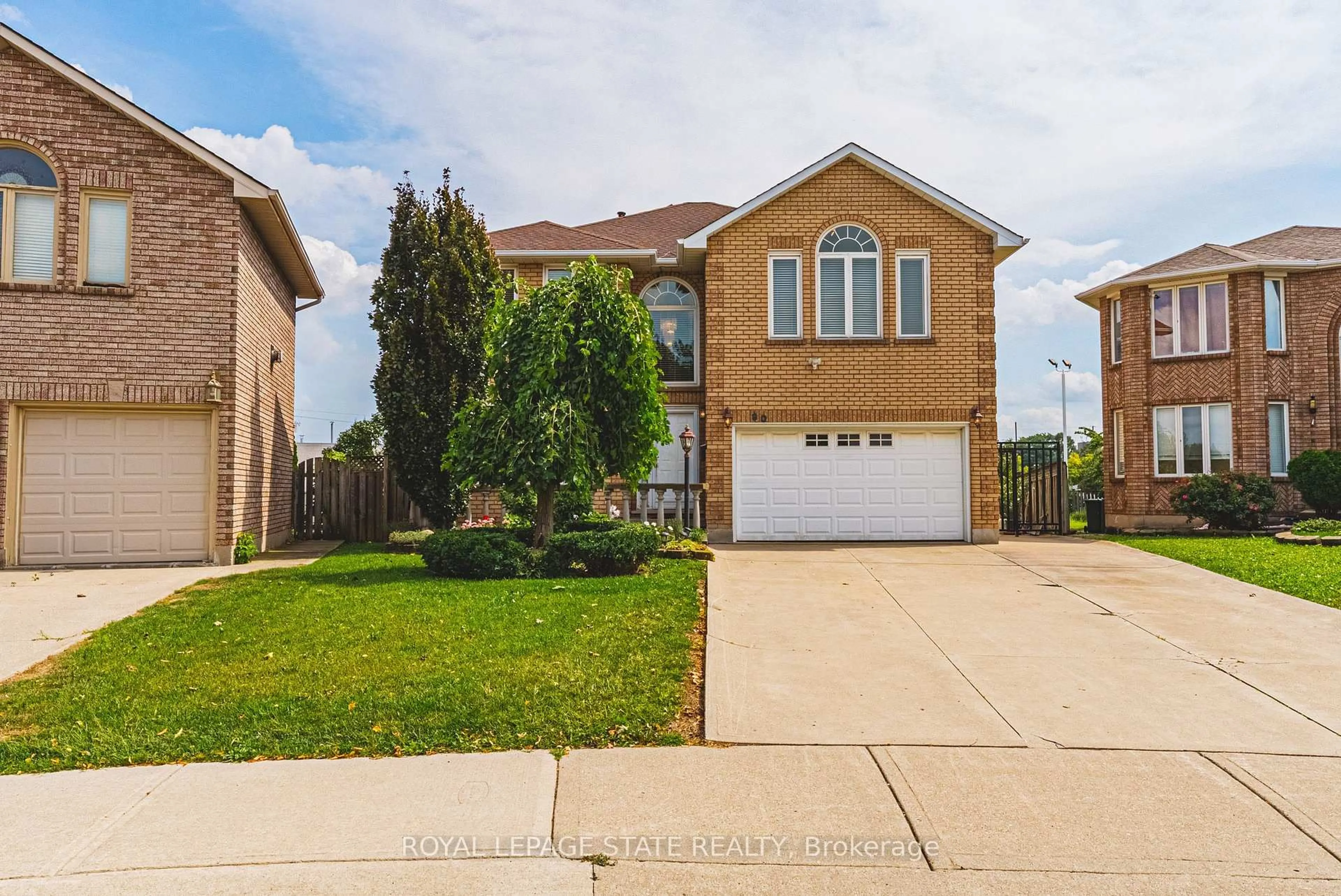 Unknown for 90 Fairington Cres, Hamilton Ontario L8E 3N4