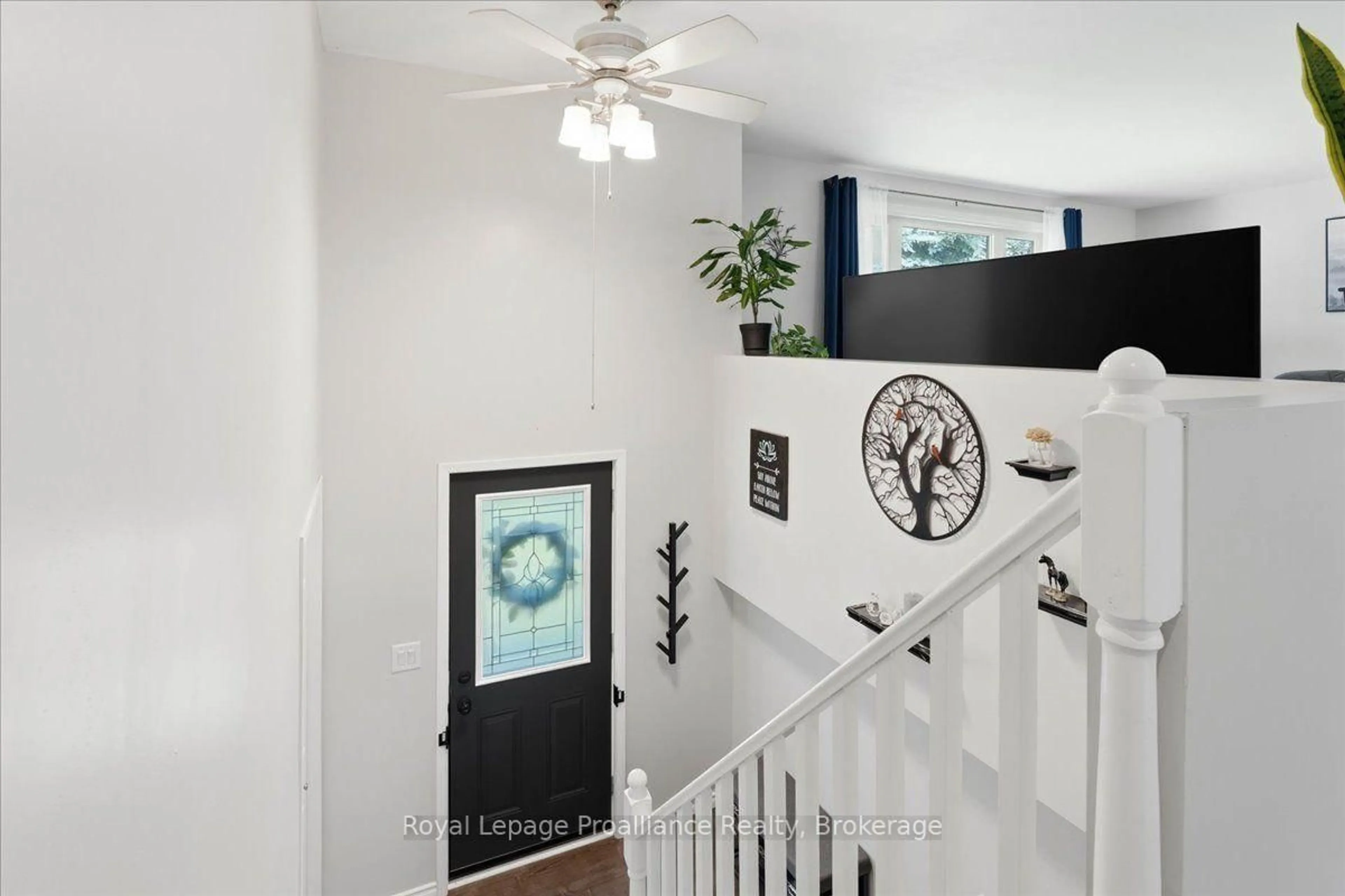 Indoor entryway for 3526 Harmony Rd, Corbyville Ontario K0K 1V0