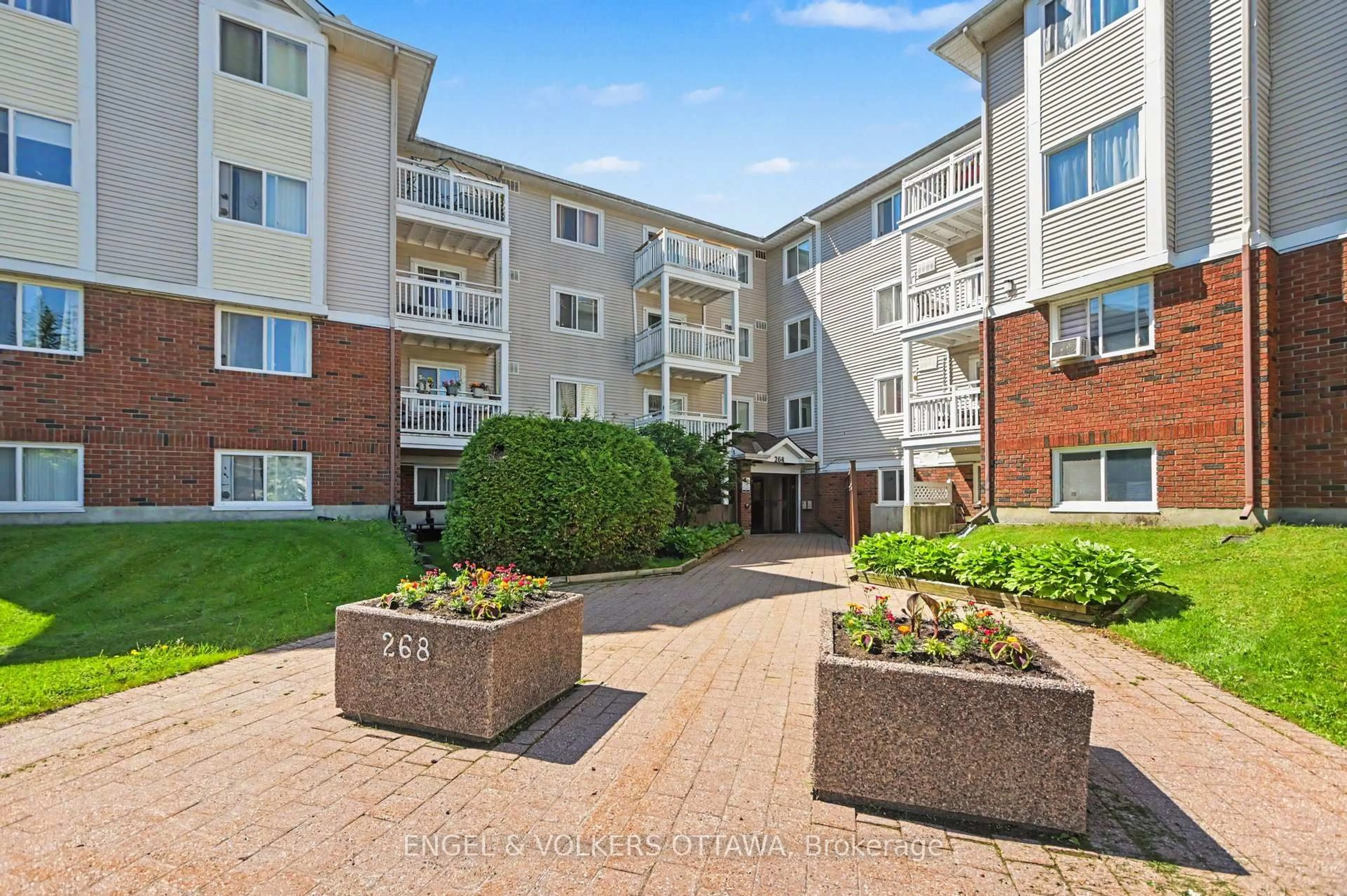 Patio, street for 268 Lorry Greenberg Dr #106, Ottawa Ontario K1T 3K1