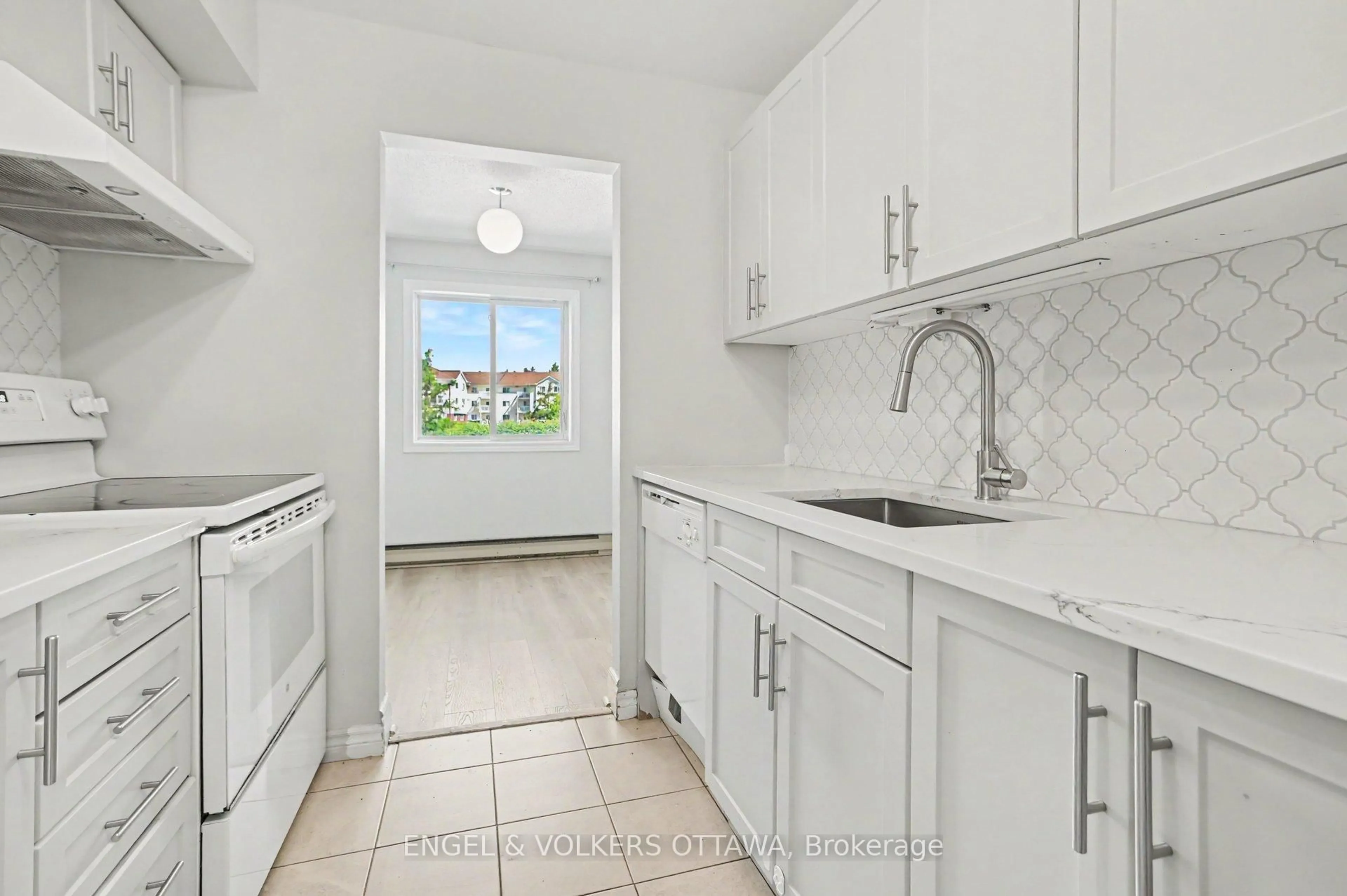 Standard kitchen, ceramic/tile floor for 268 Lorry Greenberg Dr #106, Ottawa Ontario K1T 3K1
