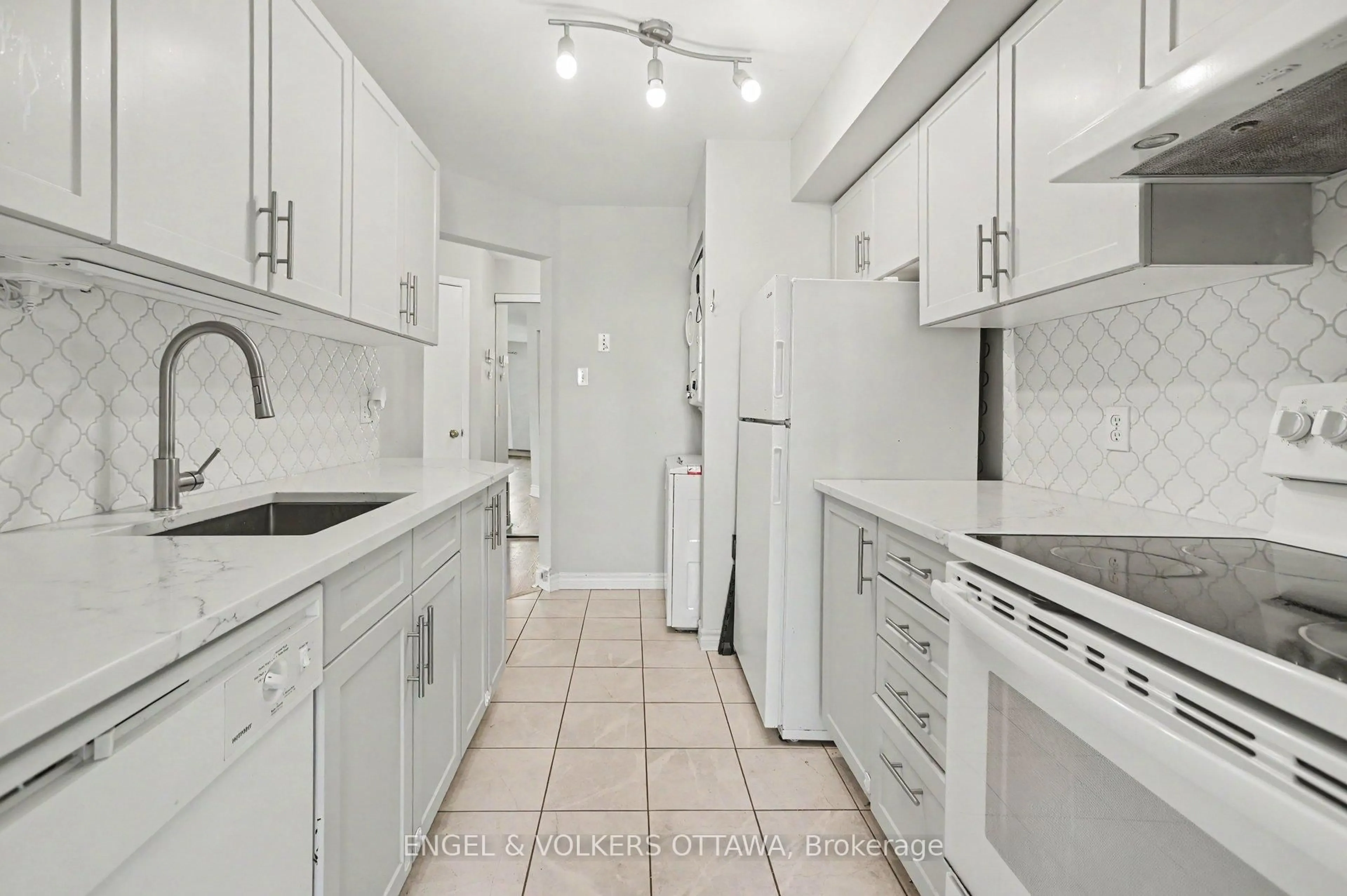 Standard kitchen, unknown for 268 Lorry Greenberg Dr #106, Ottawa Ontario K1T 3K1