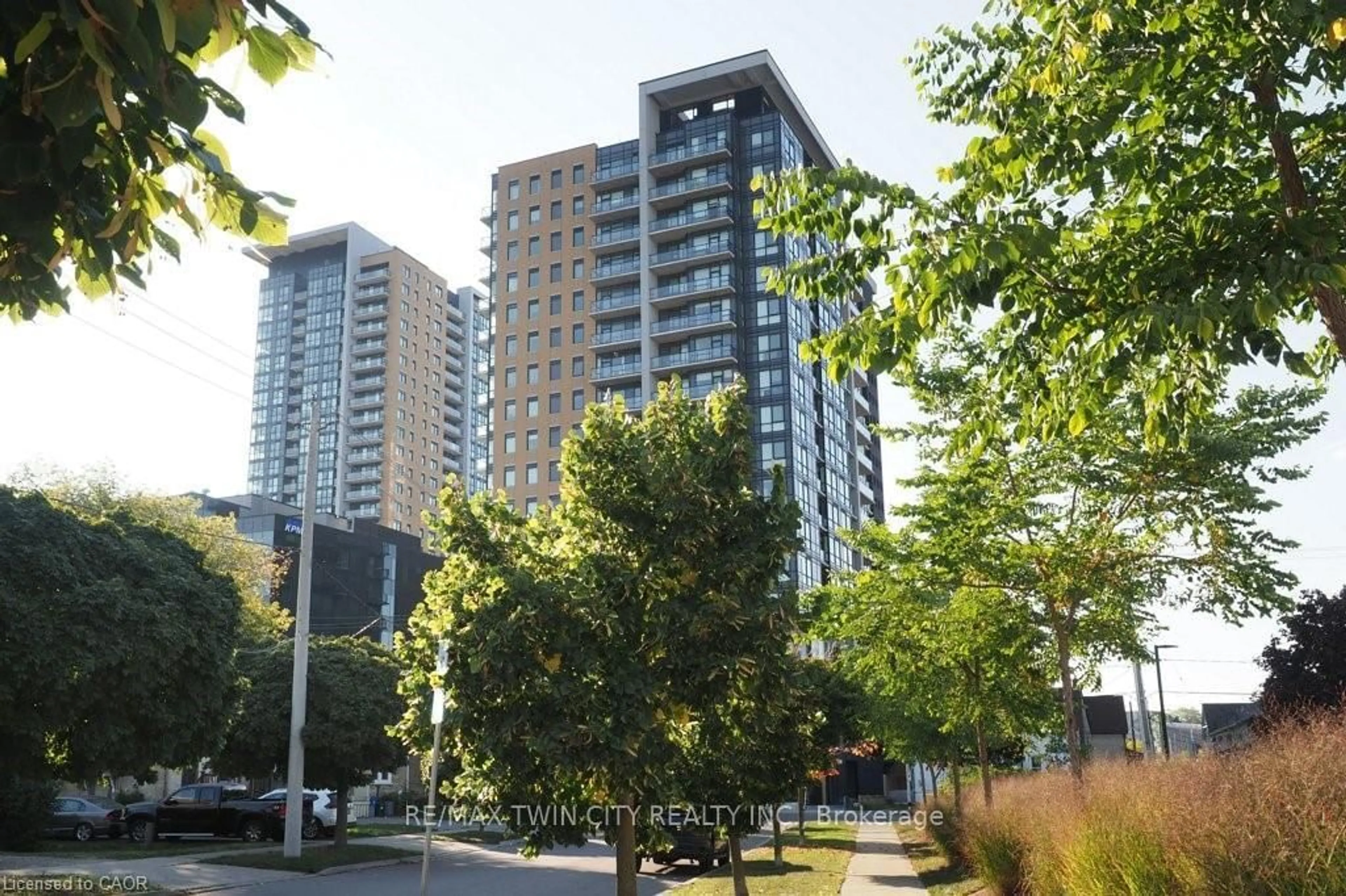 Patio, unknown for 100 Garment St #910, Waterloo Ontario N2G 0C3