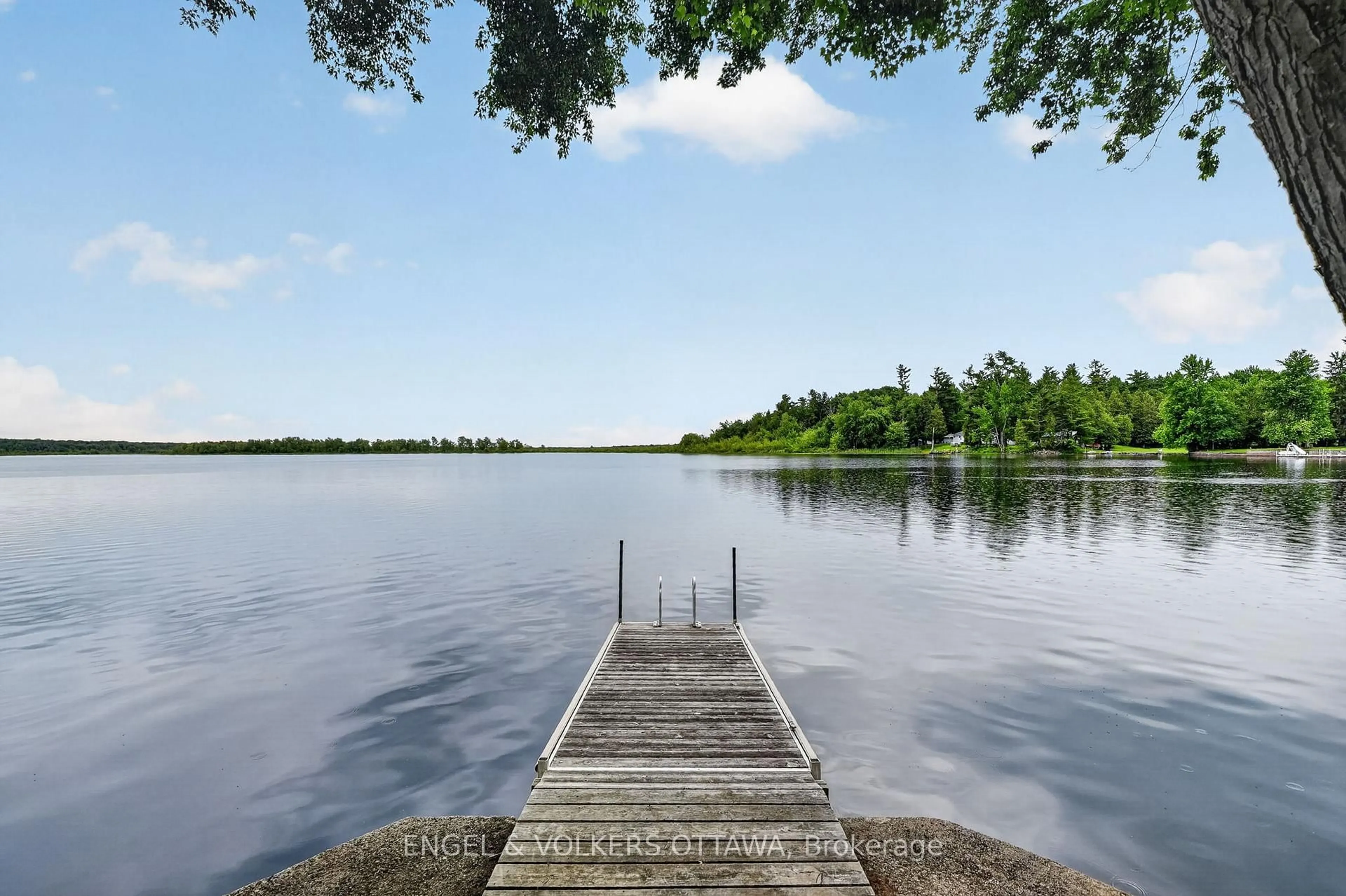 Patio, water/lake/river/ocean view for 131 Bay St, Carleton Place Ontario K7C 4K9