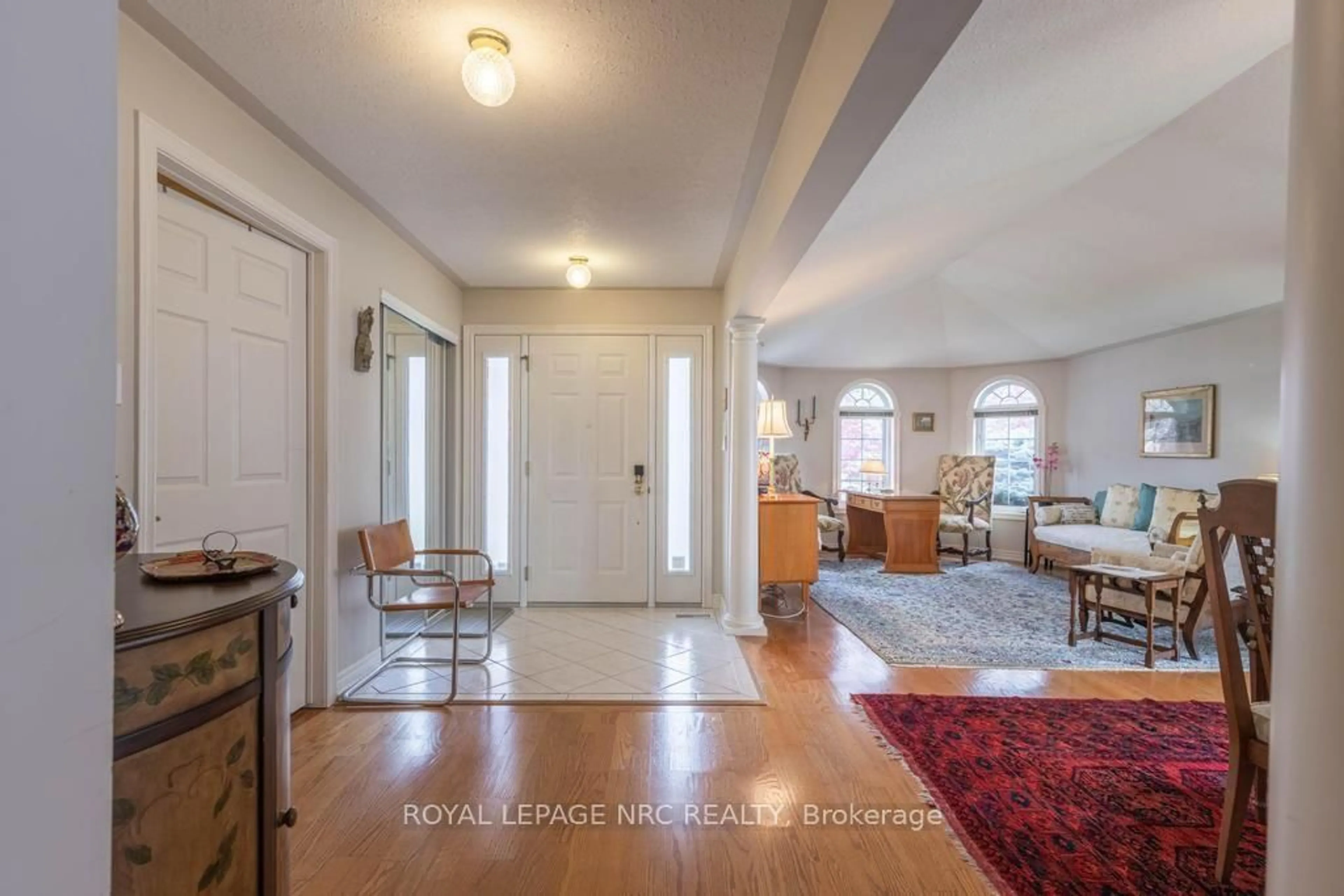 Indoor entryway for 18 Harmony Dr, Niagara-on-the-Lake Ontario L0S 1J0