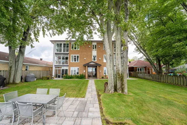 469 Lakeshore Dr #301, North Bay 4