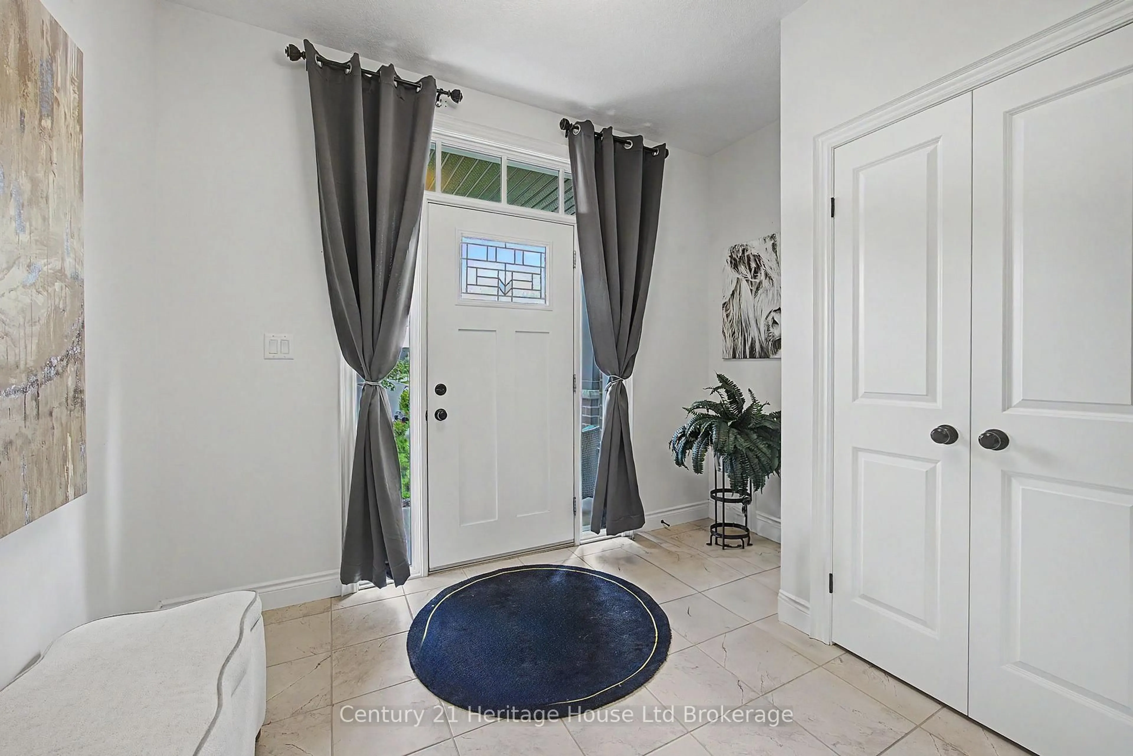 Indoor entryway for 18 Darlison Dr, Zorra Ontario N0M 2M0