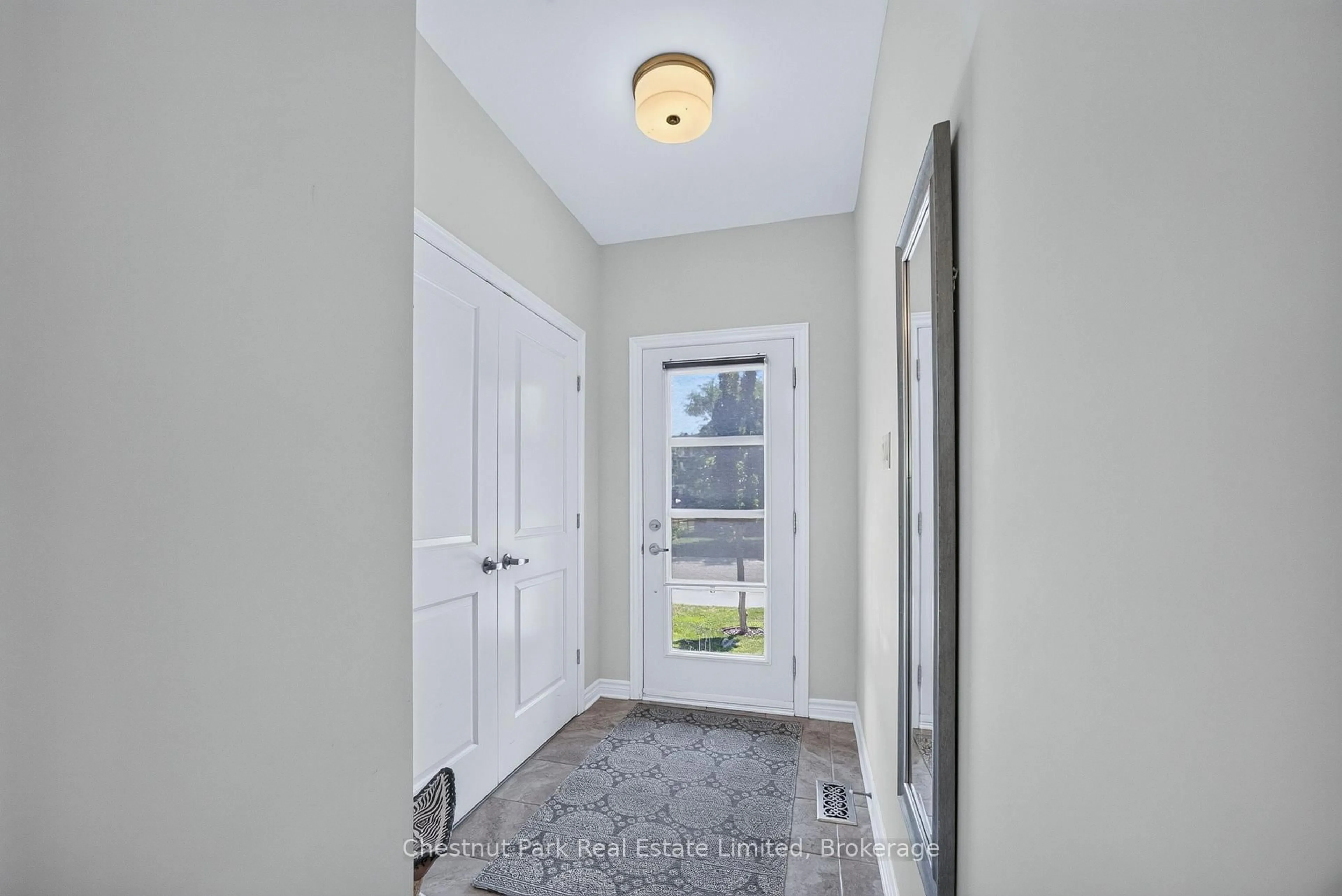 Indoor entryway for 239 King St, Carleton Place Ontario K7C 0G9