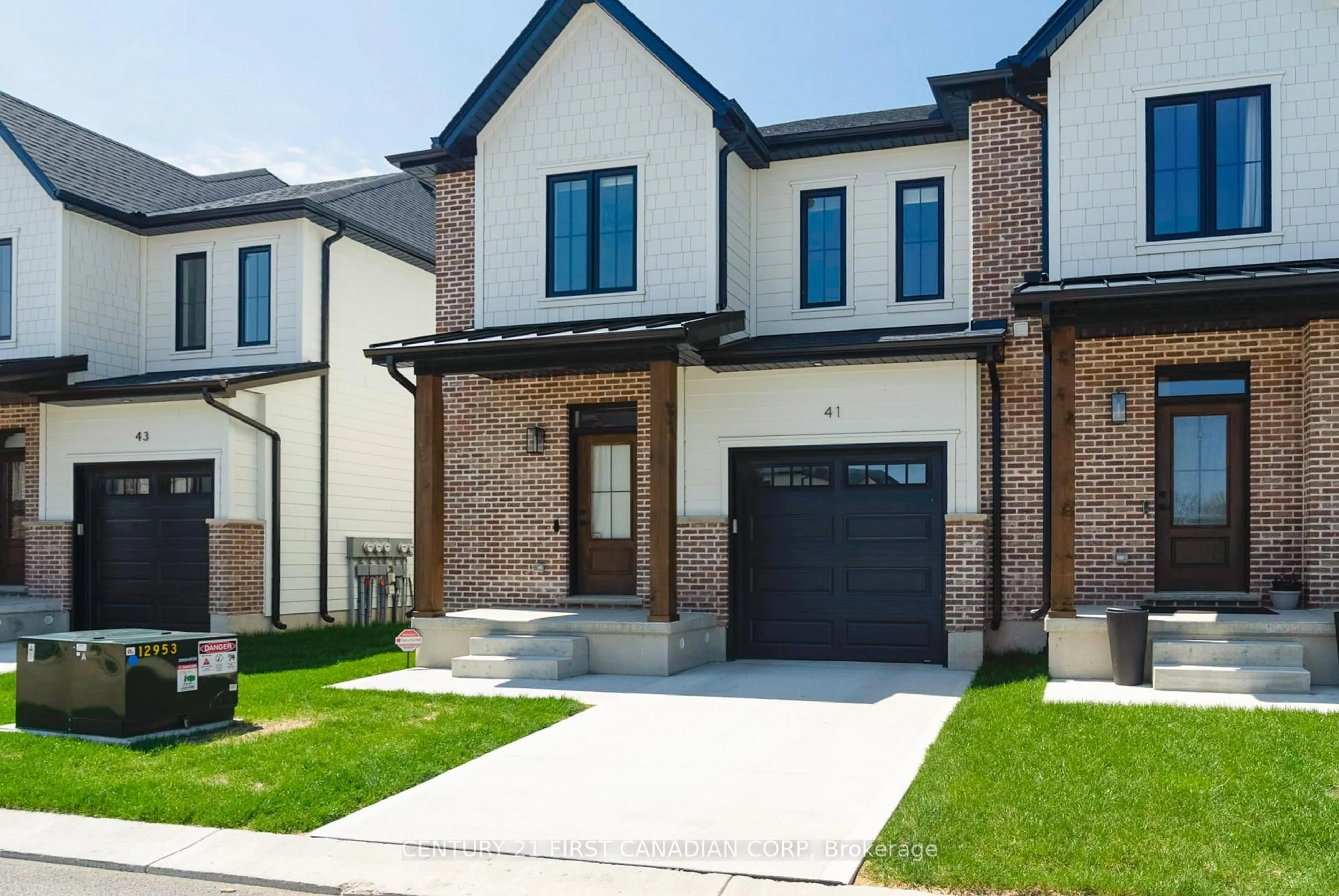 Home with brick exterior material, street for 147 Scotts Dr #20 (24), Lucan Biddulph Ontario N0M 2J0