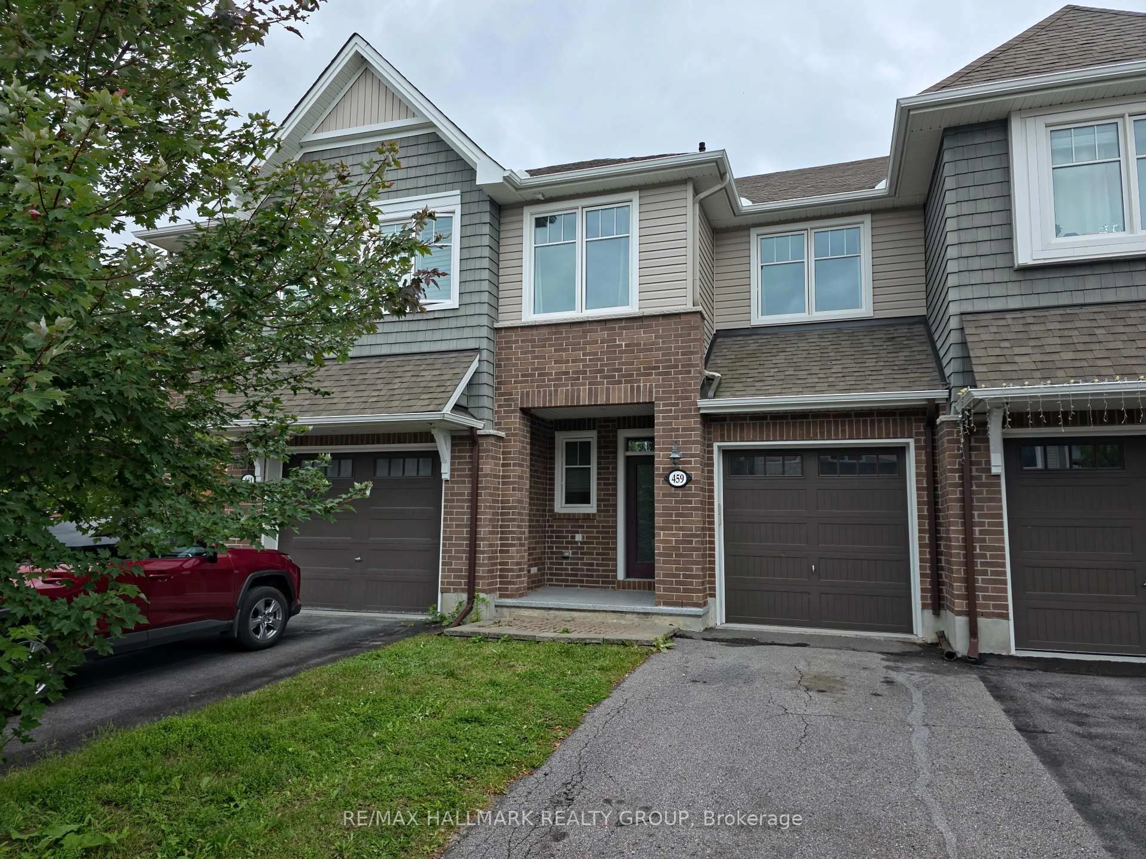 A pic from outside/outdoor area/front of a property/back of a property/a pic from drone, street for 459 Warmstone Dr, Ottawa Ontario K2S 2J7