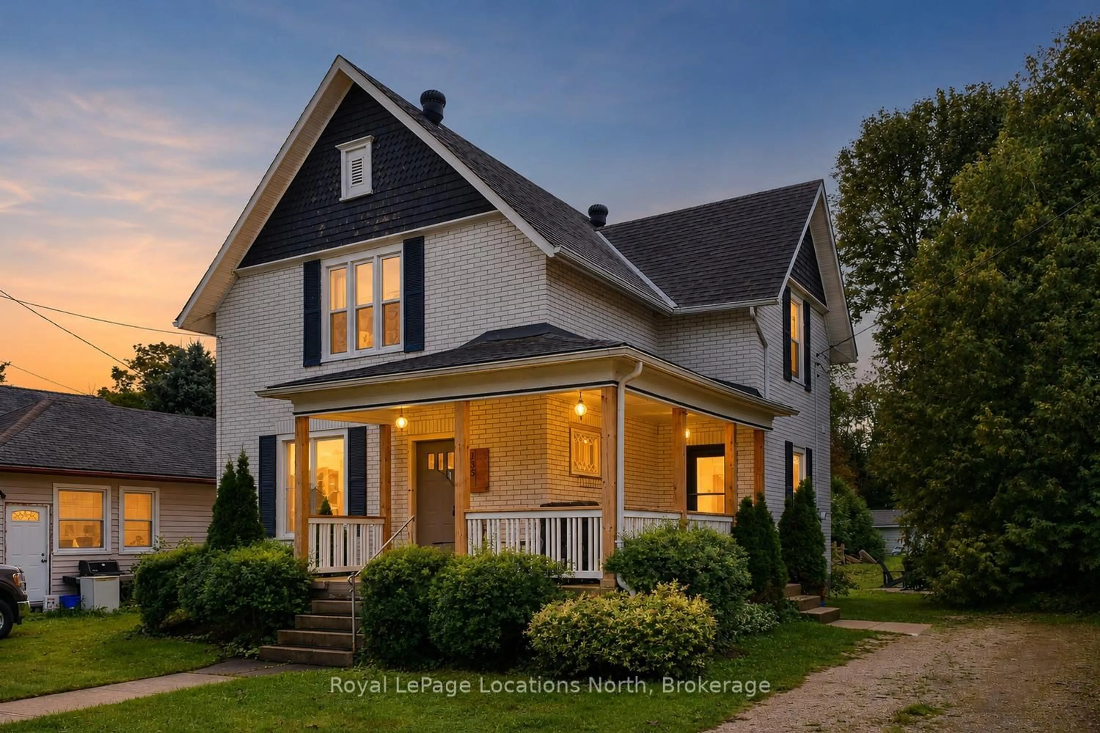 Home with vinyl exterior material, street for 135 Marshall St, Meaford Ontario N4L 1B6