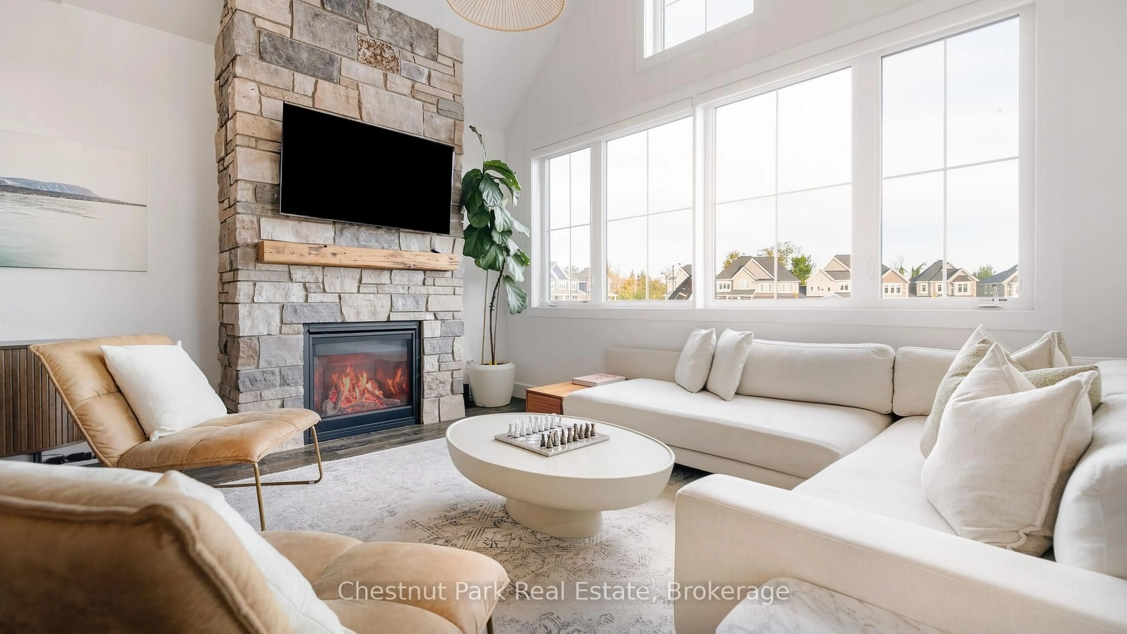 Living room with furniture, unknown for 144 Black Willow Cres, Blue Mountains Ontario L9Y 0Z3