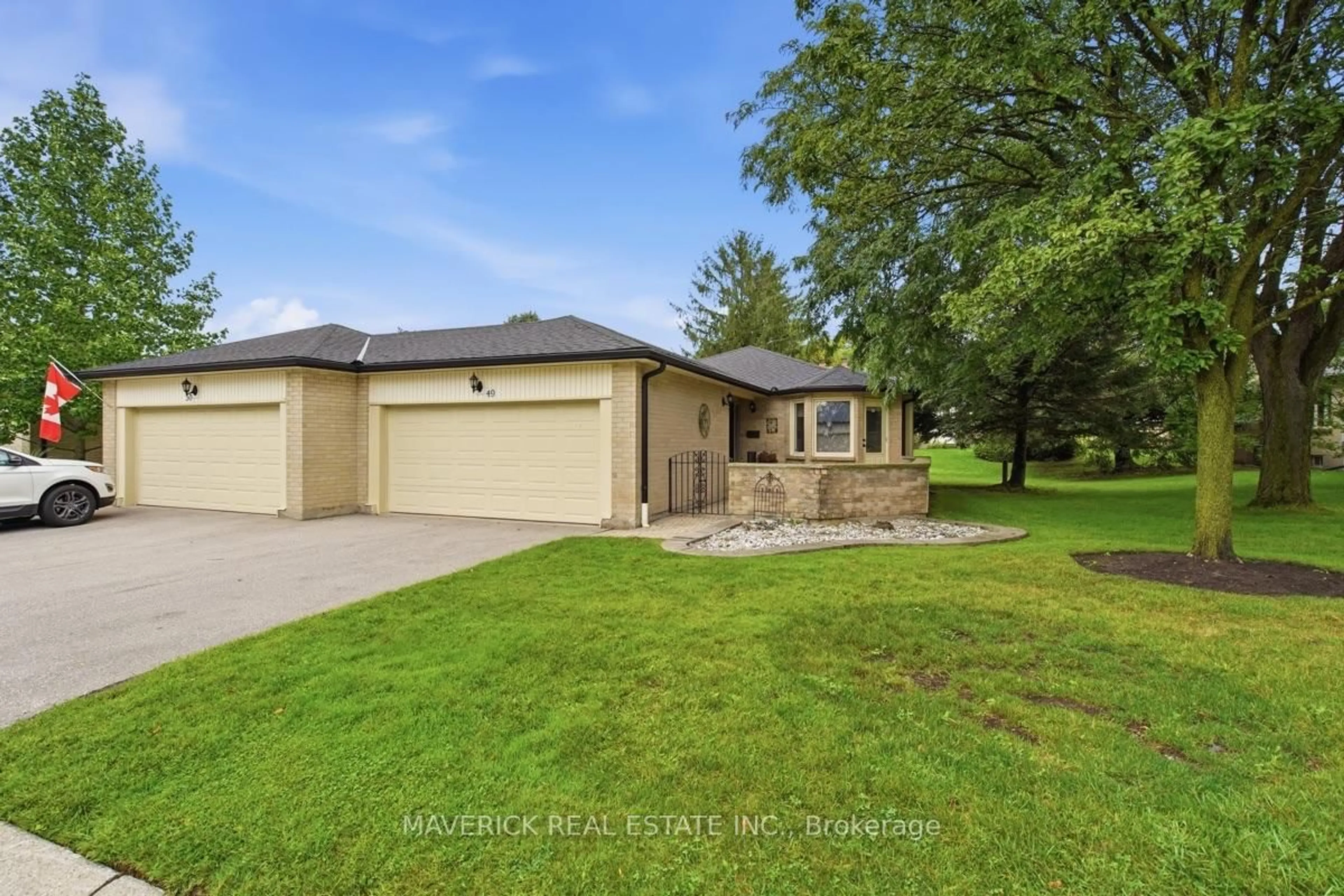 A pic from outside/outdoor area/front of a property/back of a property/a pic from drone, water/lake/river/ocean view for 163 Pine Valley Dr #49, London South Ontario N6J 4R2