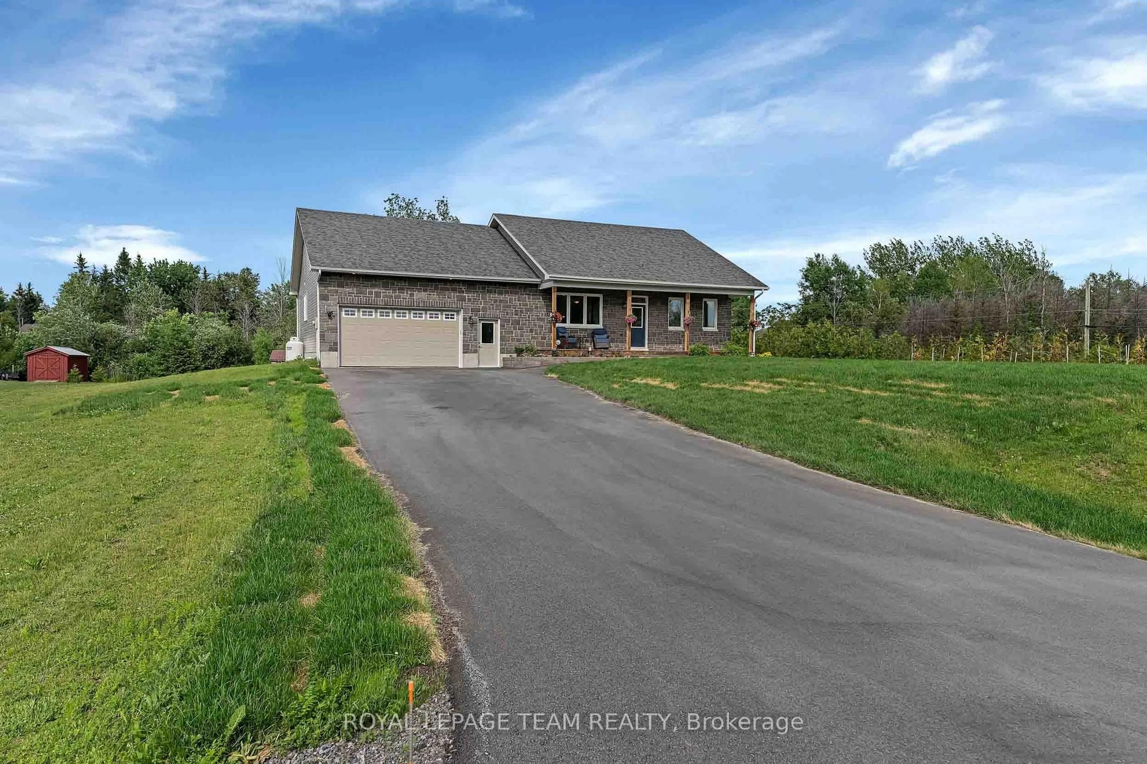 A pic from outside/outdoor area/front of a property/back of a property/a pic from drone, street for 101 Stirling Cres, North Grenville Ontario K0G 1J0