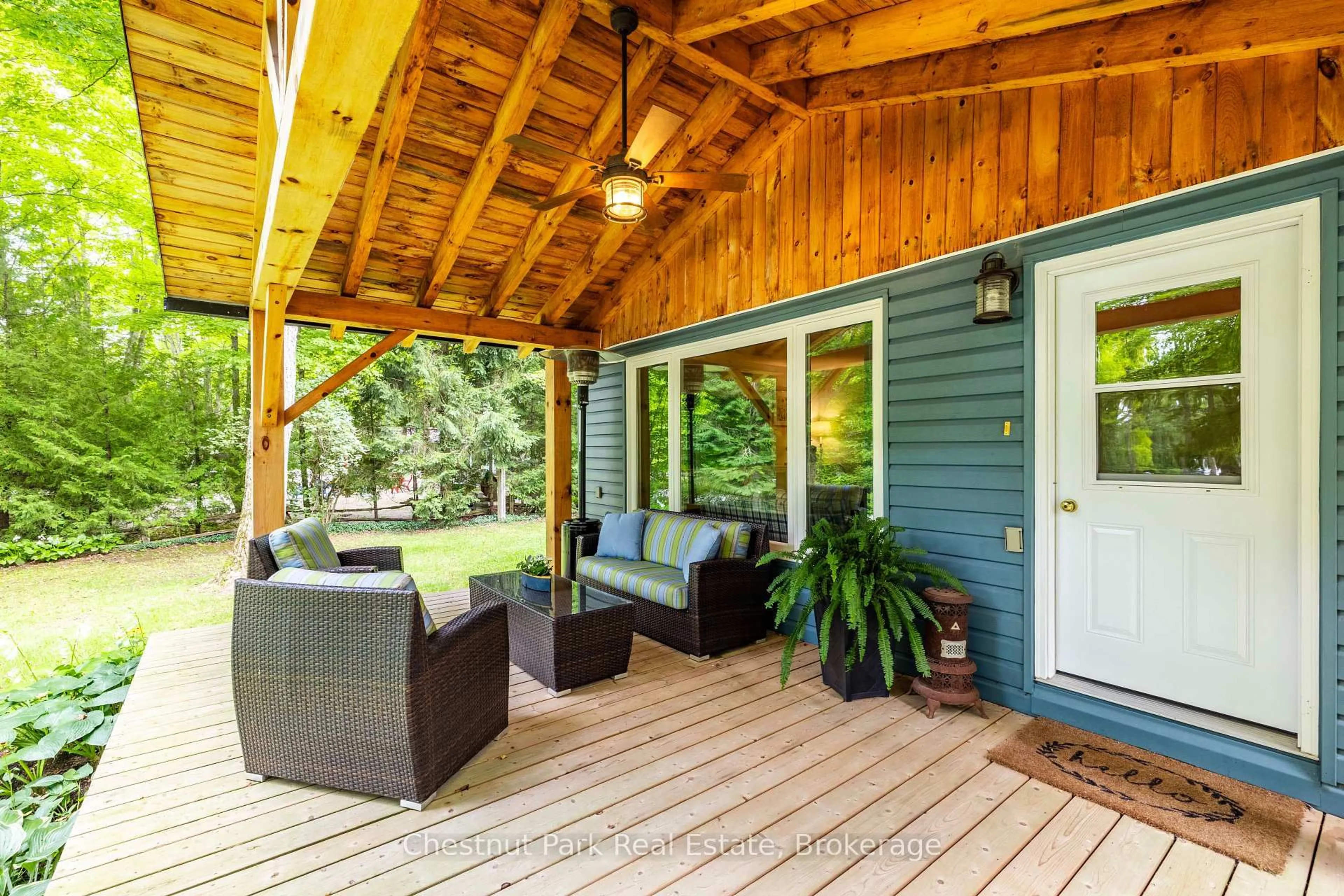 Patio, water/lake/river/ocean view for 622454 Sideroad 7, Chatsworth Ontario N0H 2V0
