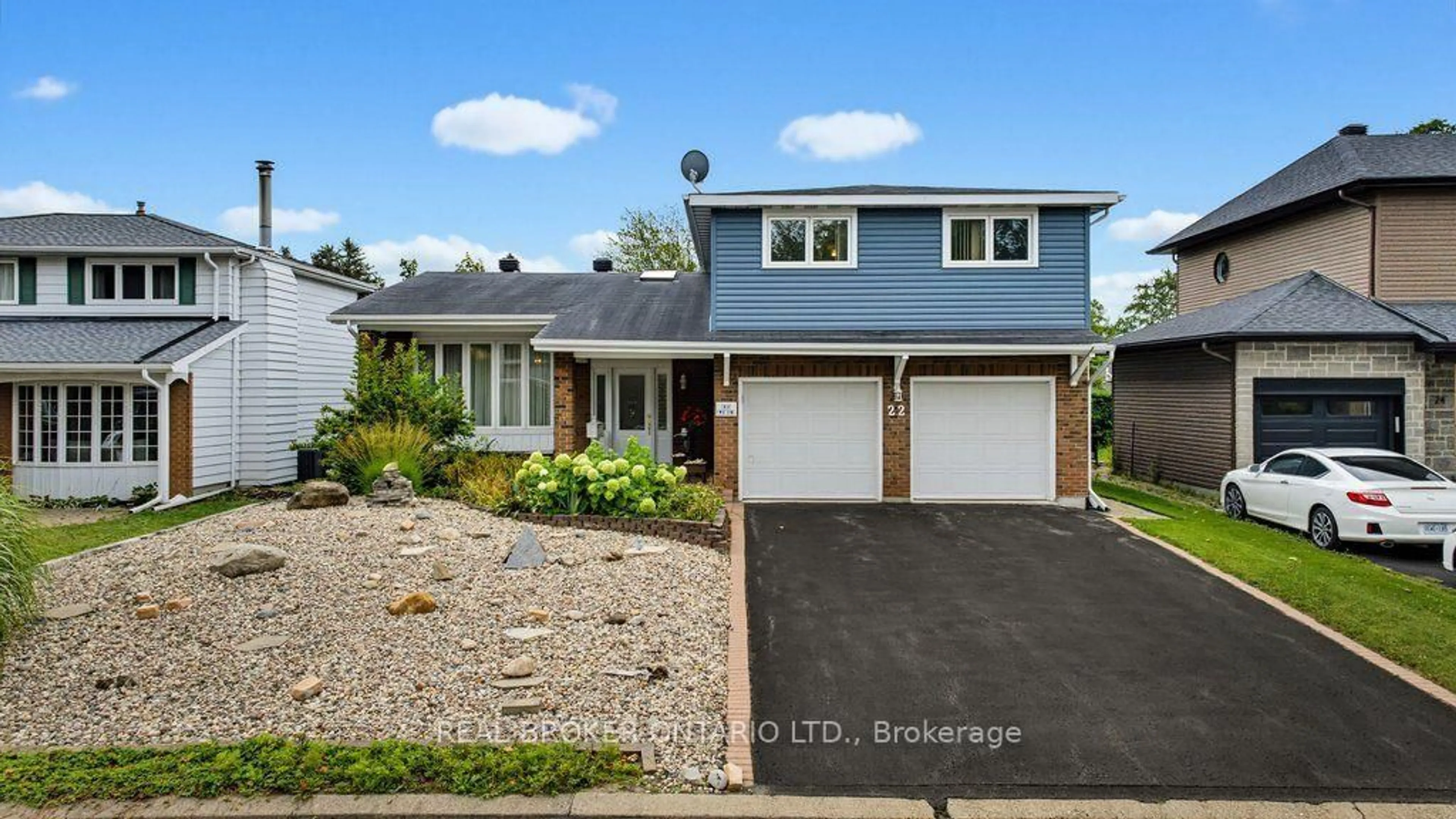Home with vinyl exterior material, street for 22 Woodhill Cres, Ottawa Ontario K1B 3B6