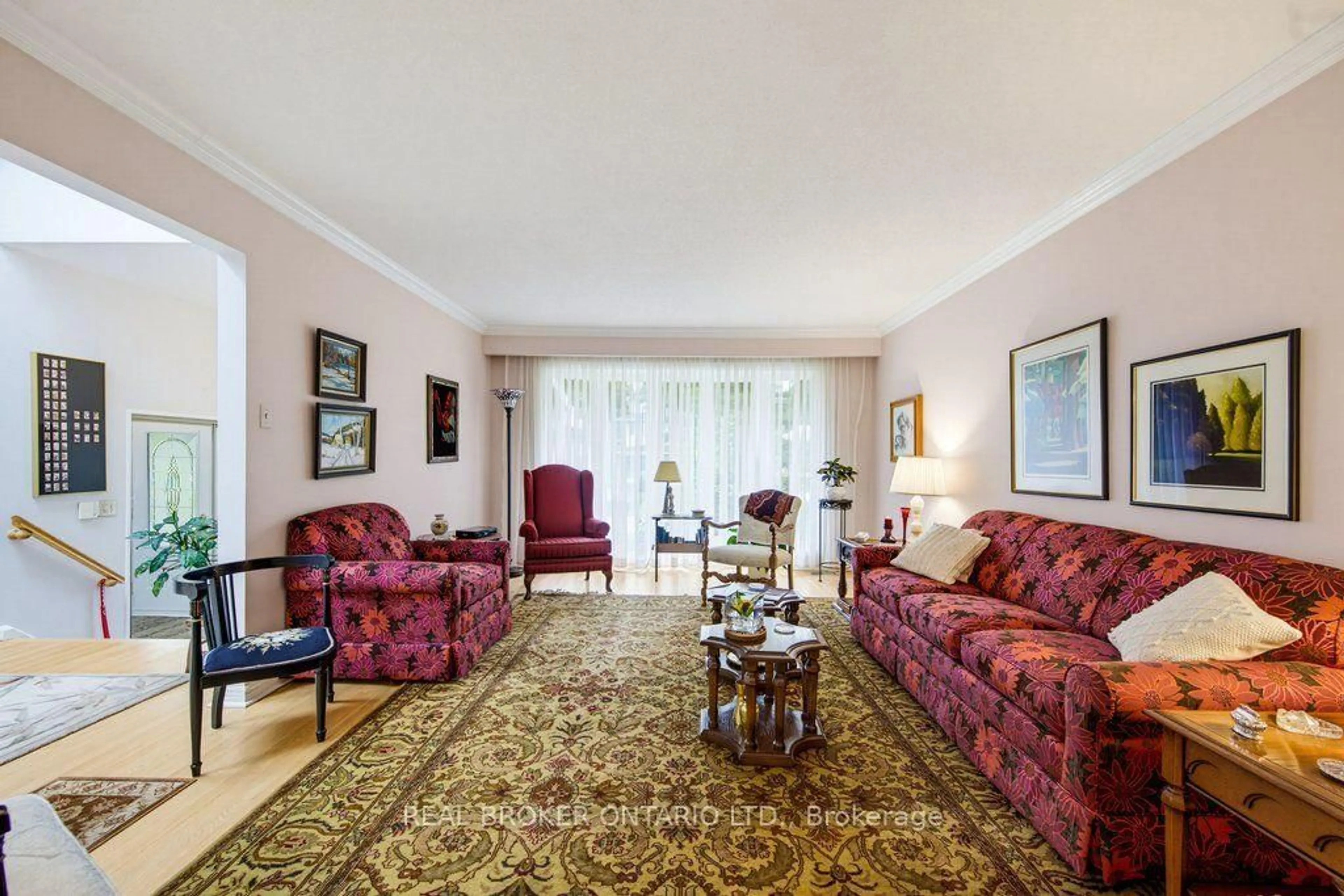 Living room with furniture, carpet floor for 22 Woodhill Cres, Ottawa Ontario K1B 3B6