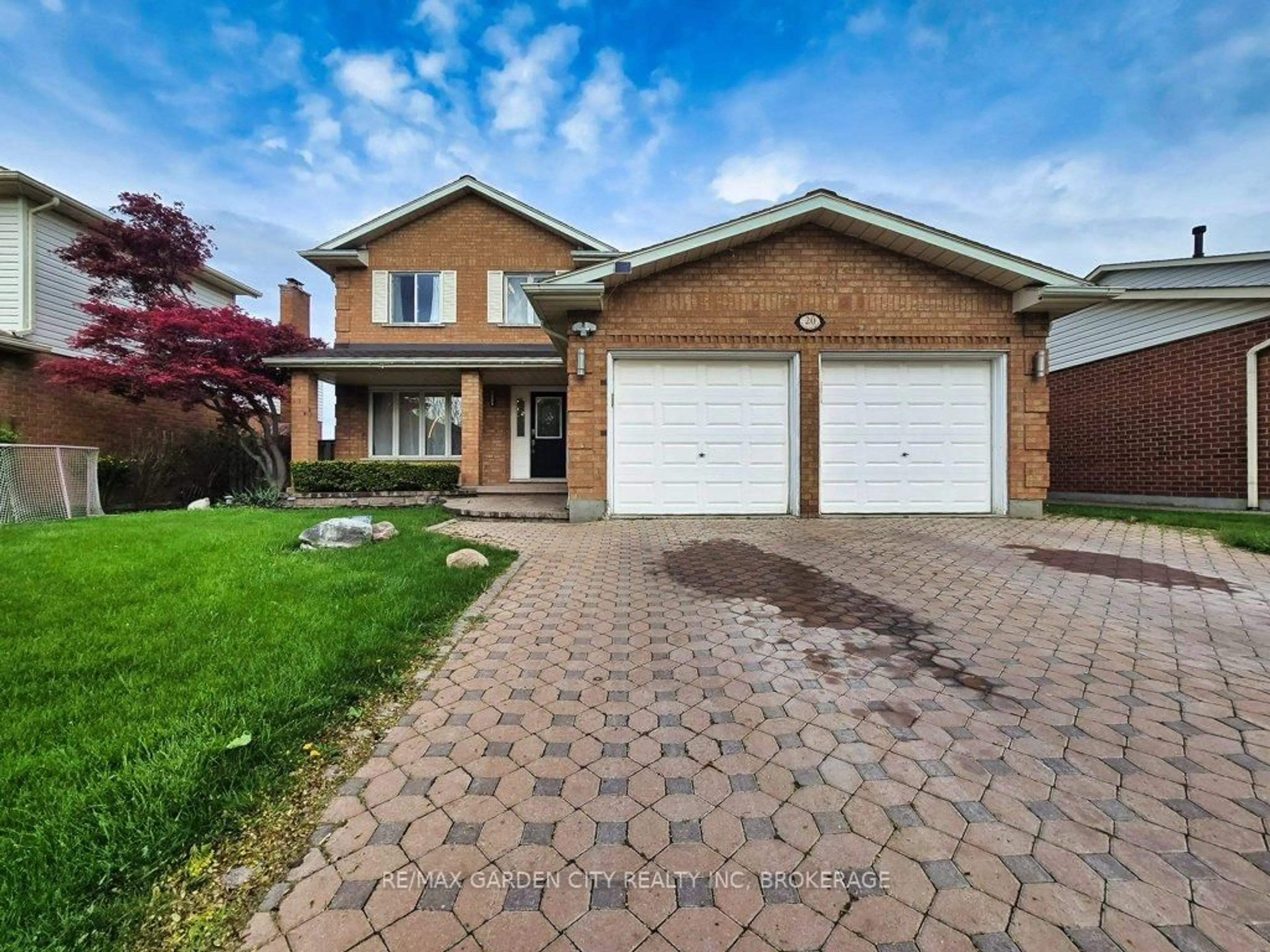 Home with brick exterior material, street for 20 CONSIGLIA Dr, St. Catharines Ontario L2S 3M8