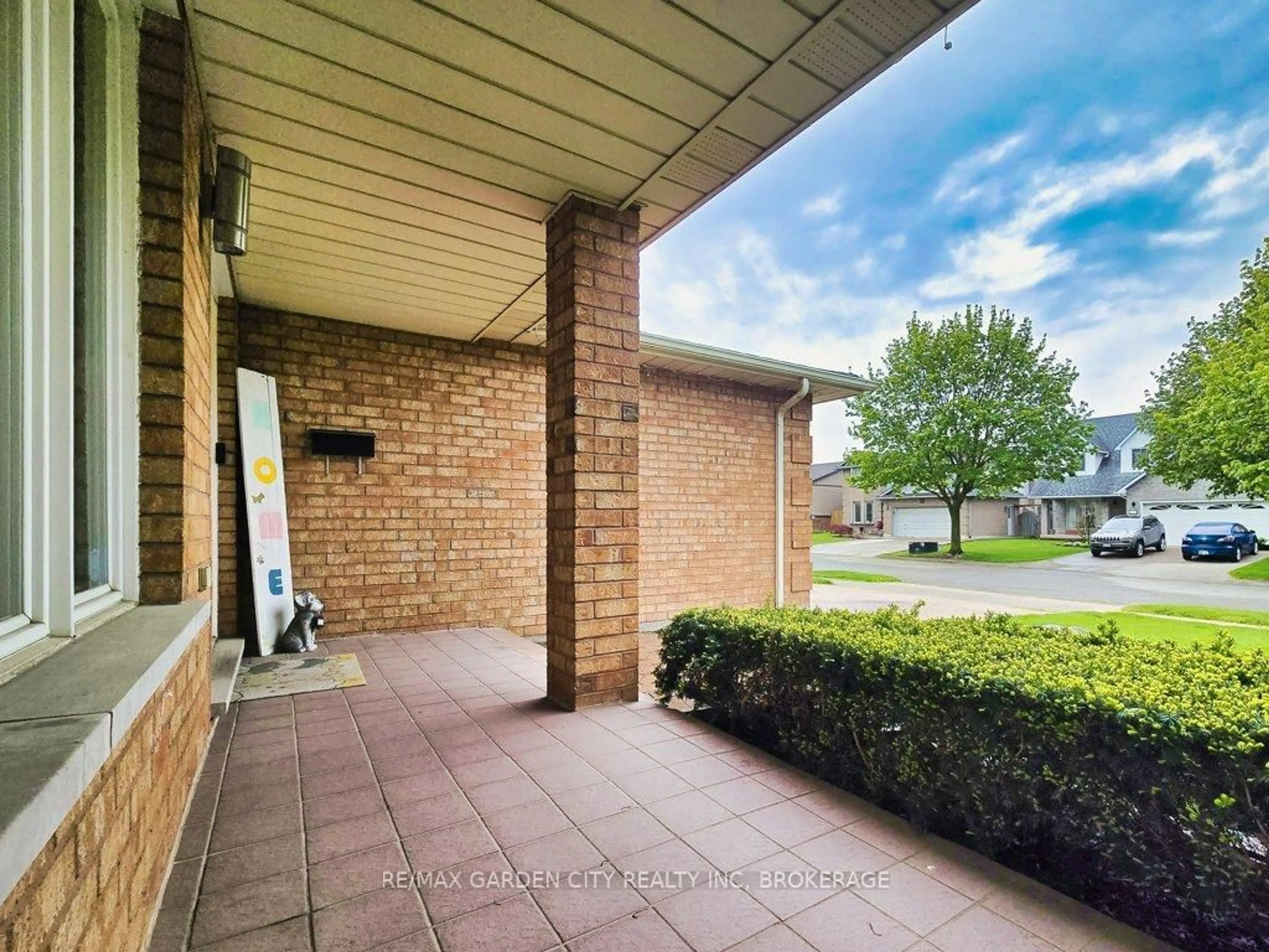 Unknown for 20 CONSIGLIA Dr, St. Catharines Ontario L2S 3M8